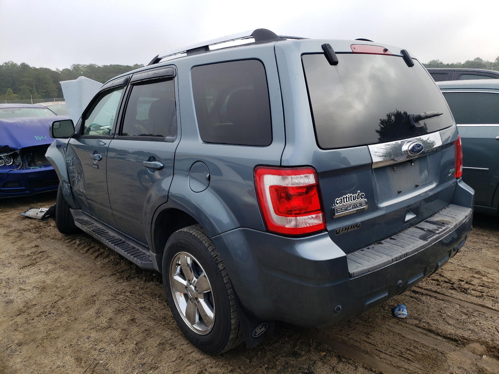 Photo 3 from auction – 2010 FORD ESCAPE LIM with VIN 1FMCU0EG2AKC15548