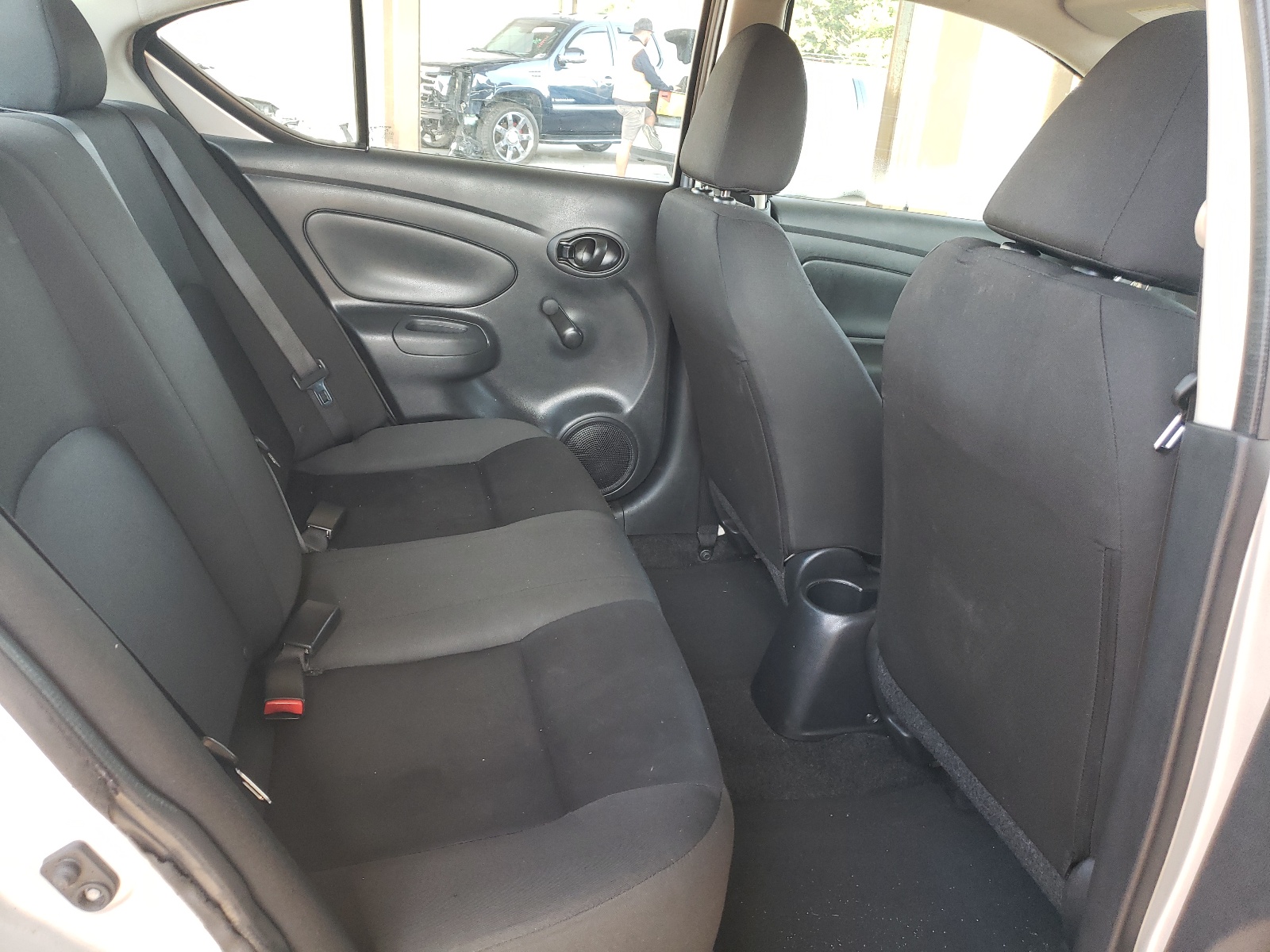Photo 6 from auction – 2018 NISSAN VERSA S with VIN 3N1CN7AP3JL851395