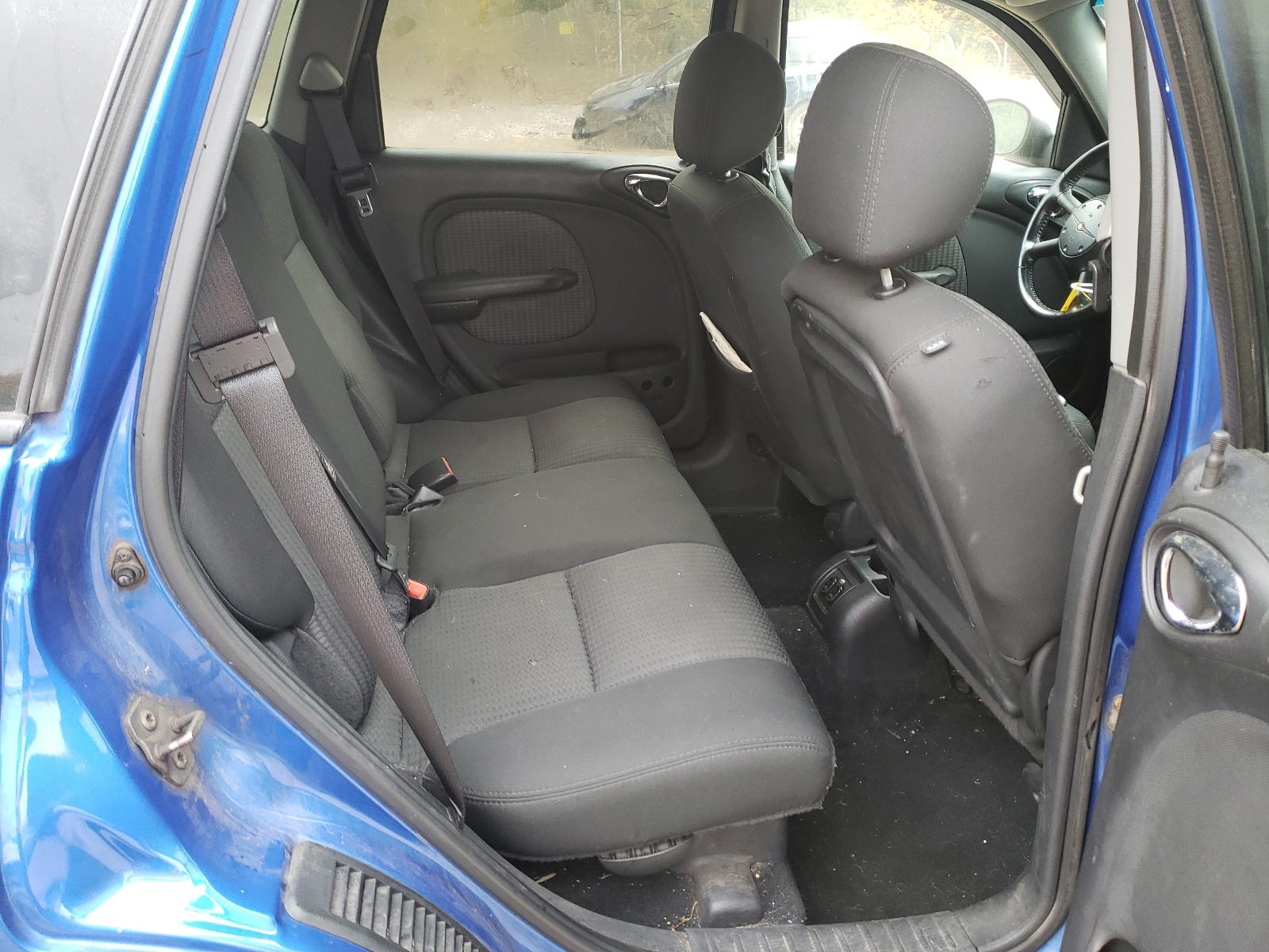 Photo 6 from auction – 2005 CHRYSLER PT CRUISER with VIN 3C8FY68BX5T613781