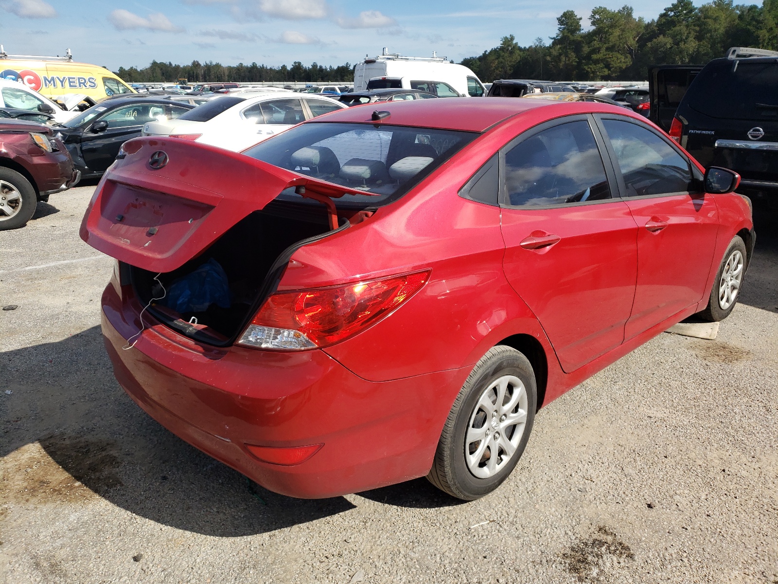 Photo 4 from auction – 2014 HYUNDAI ACCENT GLS with VIN KMHCT4AE5EU720136