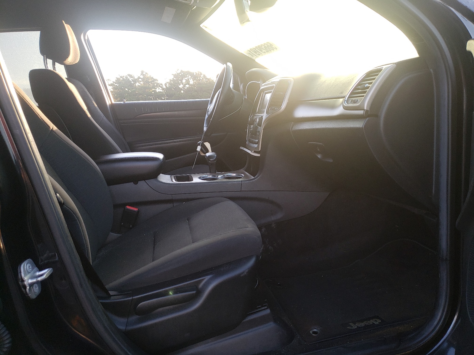 Photo 5 from auction – 2014 JEEP GRAND CHER with VIN 1C4RJFAG4EC372126