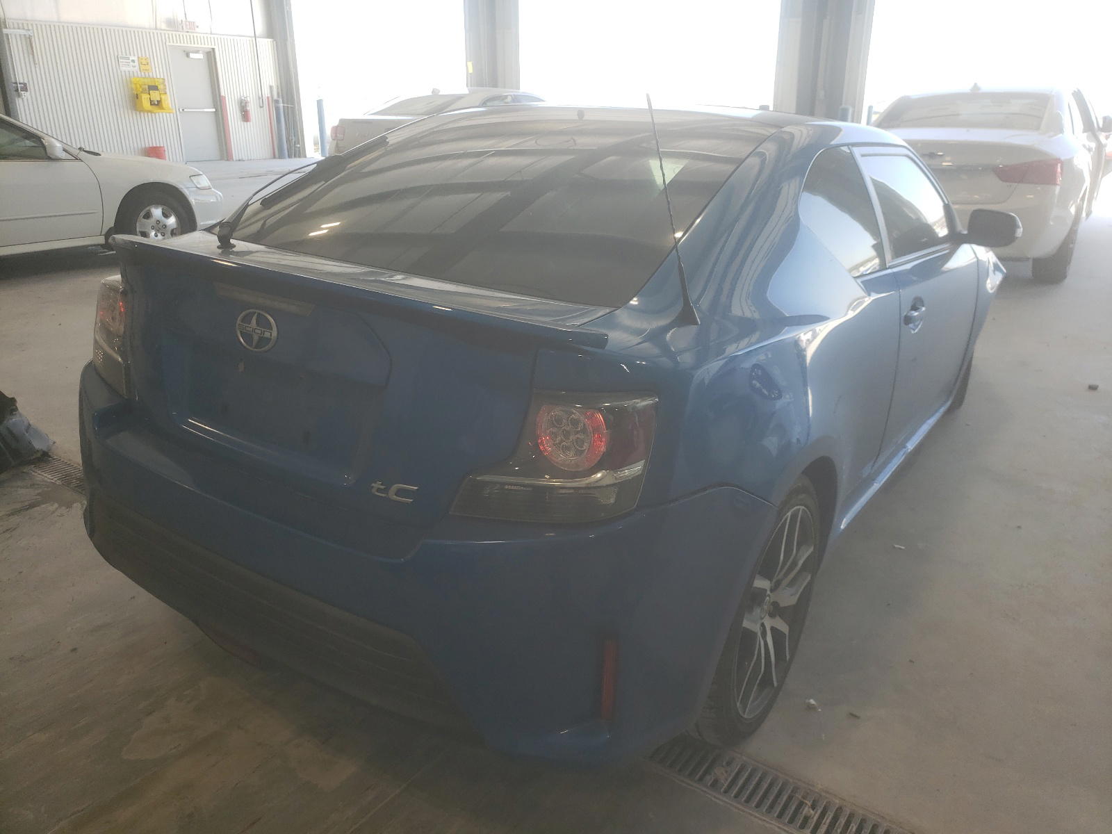 Photo 4 from auction – 2014 TOYOTA SCION TC with VIN JTKJF5C73E3085648