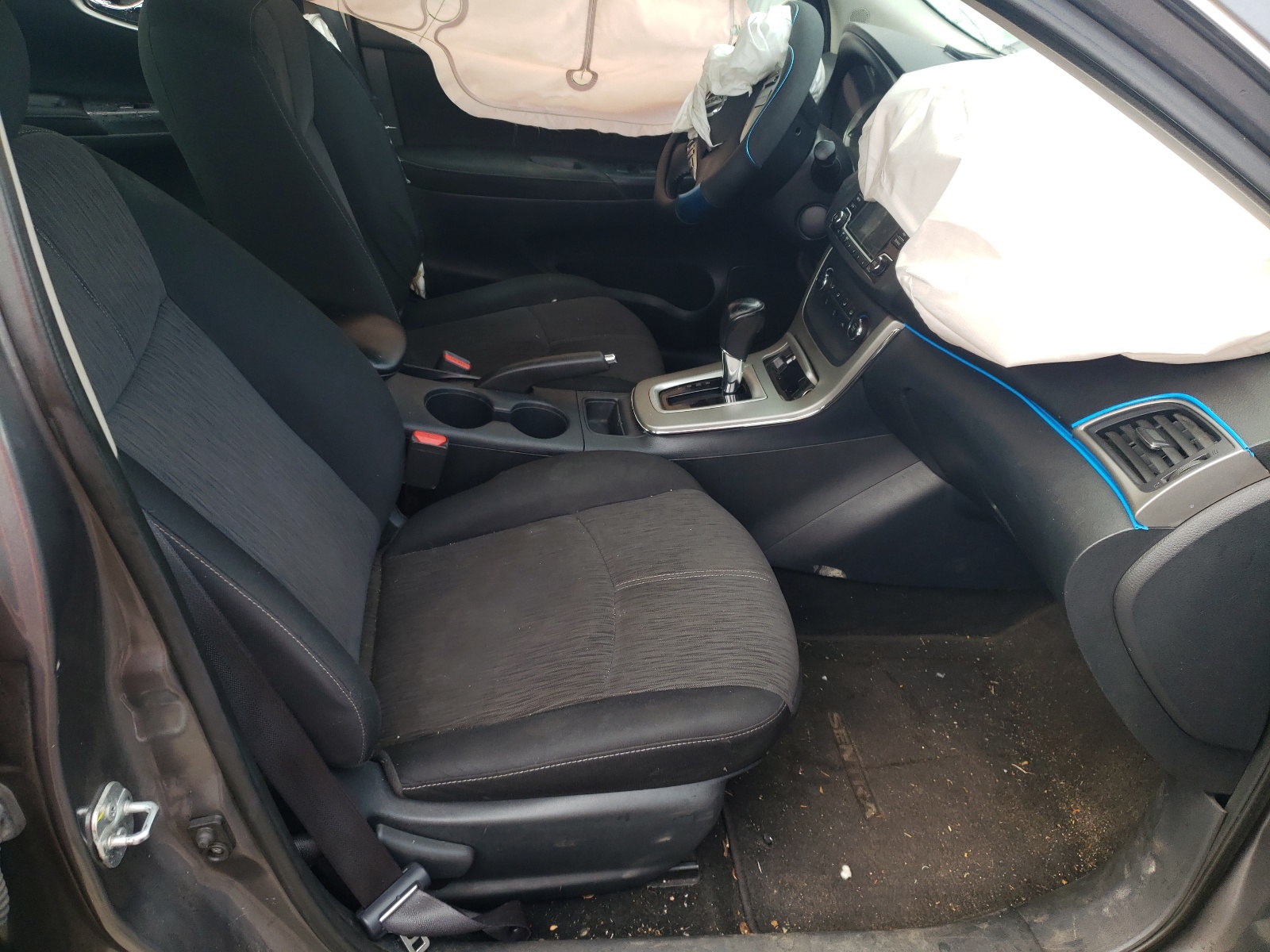 Photo 5 from auction – 2015 NISSAN SENTRA S with VIN 3N1AB7APXFL642937