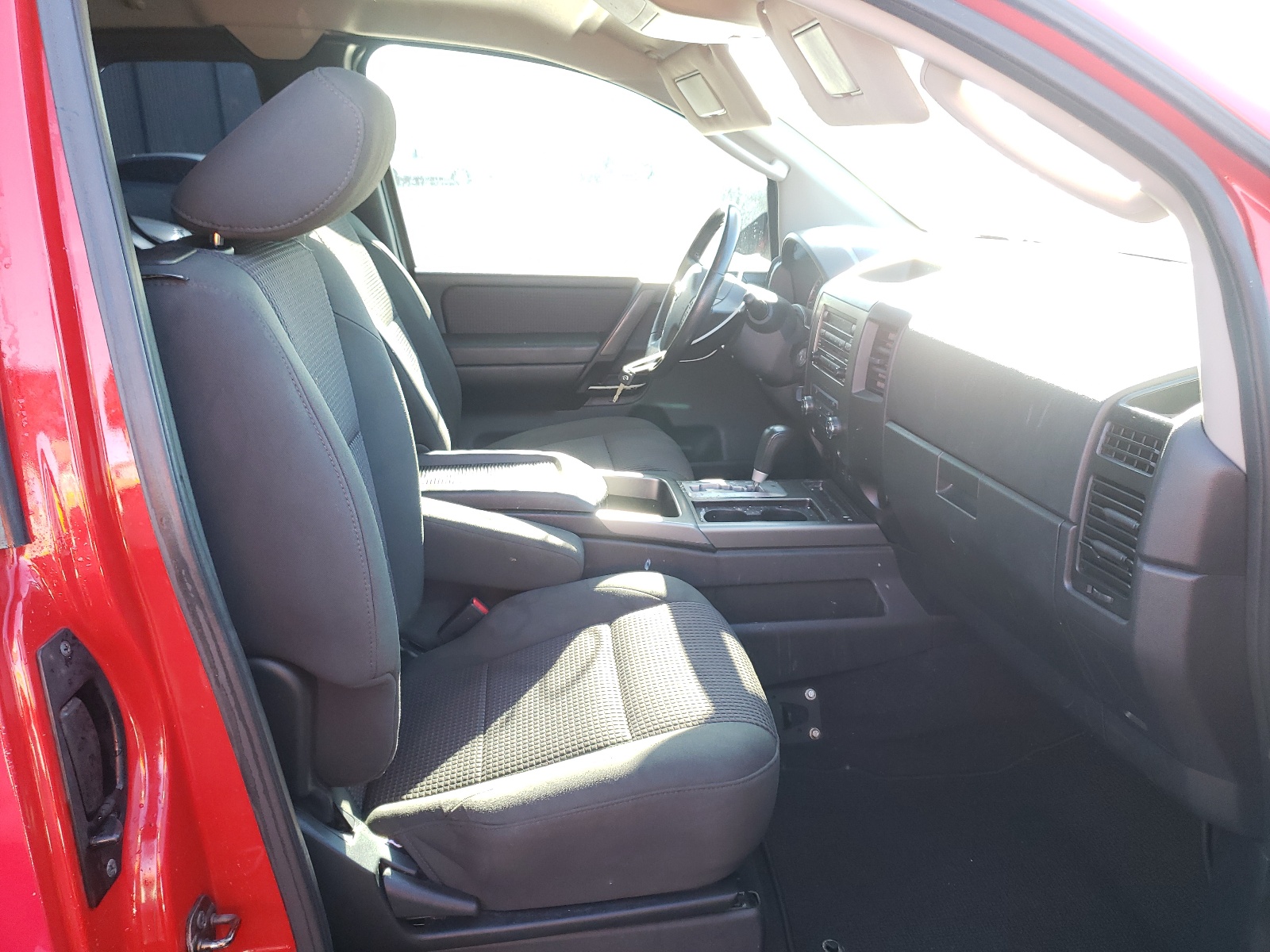 Photo 5 from auction – 2010 NISSAN TITAN XE with VIN 1N6AA0CC1AN319657