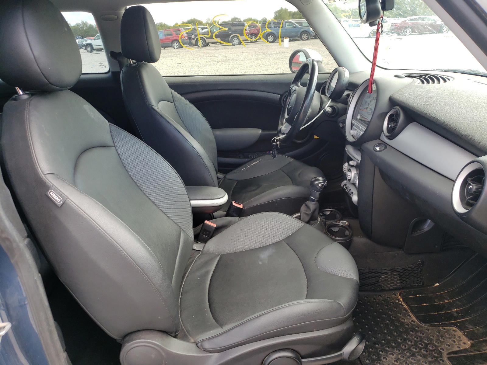Photo 5 from auction – 2010 MINI COOPER CLU with VIN WMWML3C55ATX38276