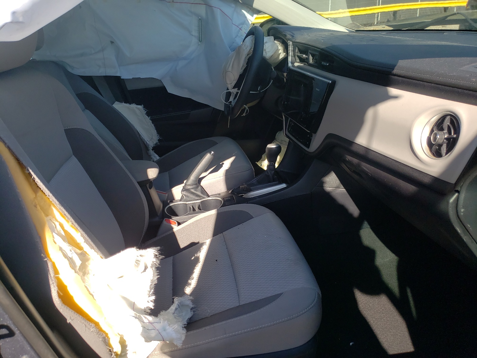 Photo 5 from auction – 2017 TOYOTA COROLLA L with VIN 2T1BURHE1HC882606