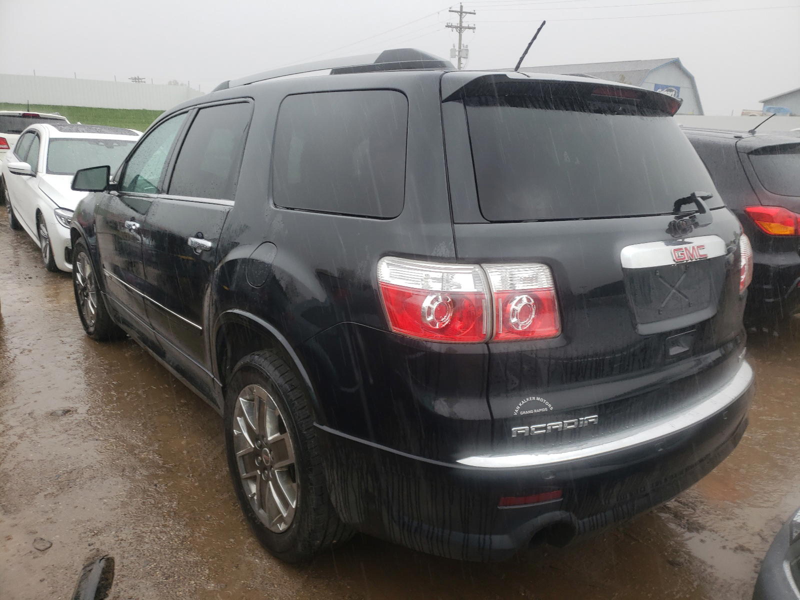 Photo 3 from auction – 2011 GMC ACADIA DEN with VIN 1GKKVTED6BJ341492