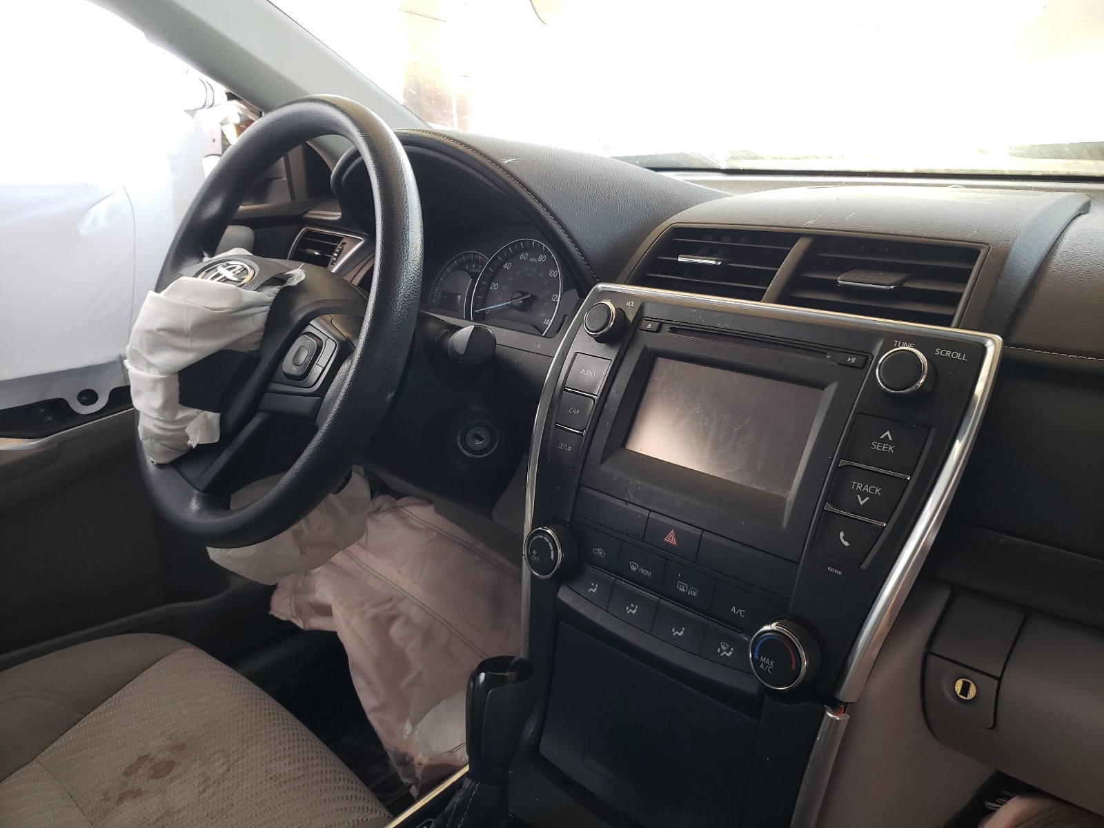 Photo 9 from auction – 2015 TOYOTA CAMRY LE with VIN 4T1BF1FK0FU066843