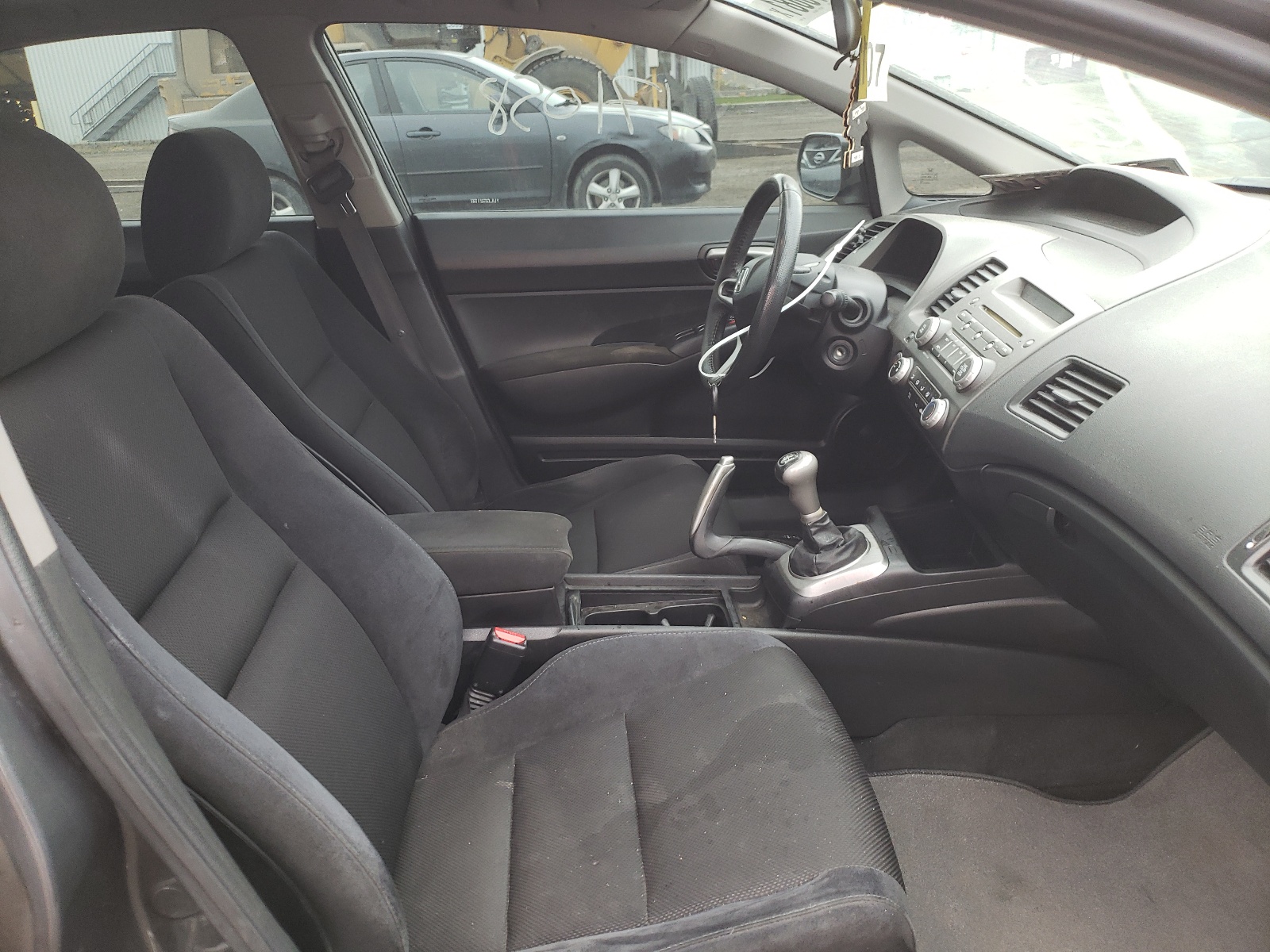 Photo 5 from auction – 2011 HONDA CIVIC LX-S with VIN 2HGFA1E69BH000072