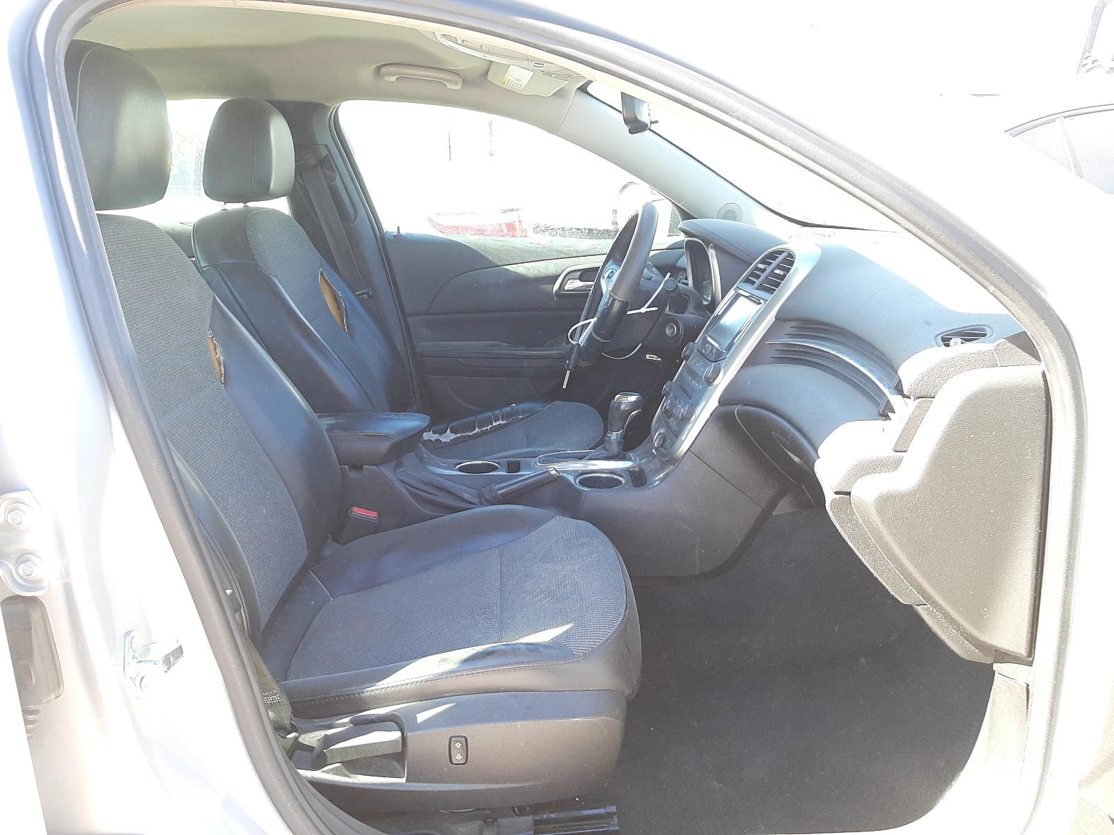 Photo 5 from auction – 2015 CHEVROLET MALIBU 2LT with VIN 1G11D5SL1FF226804