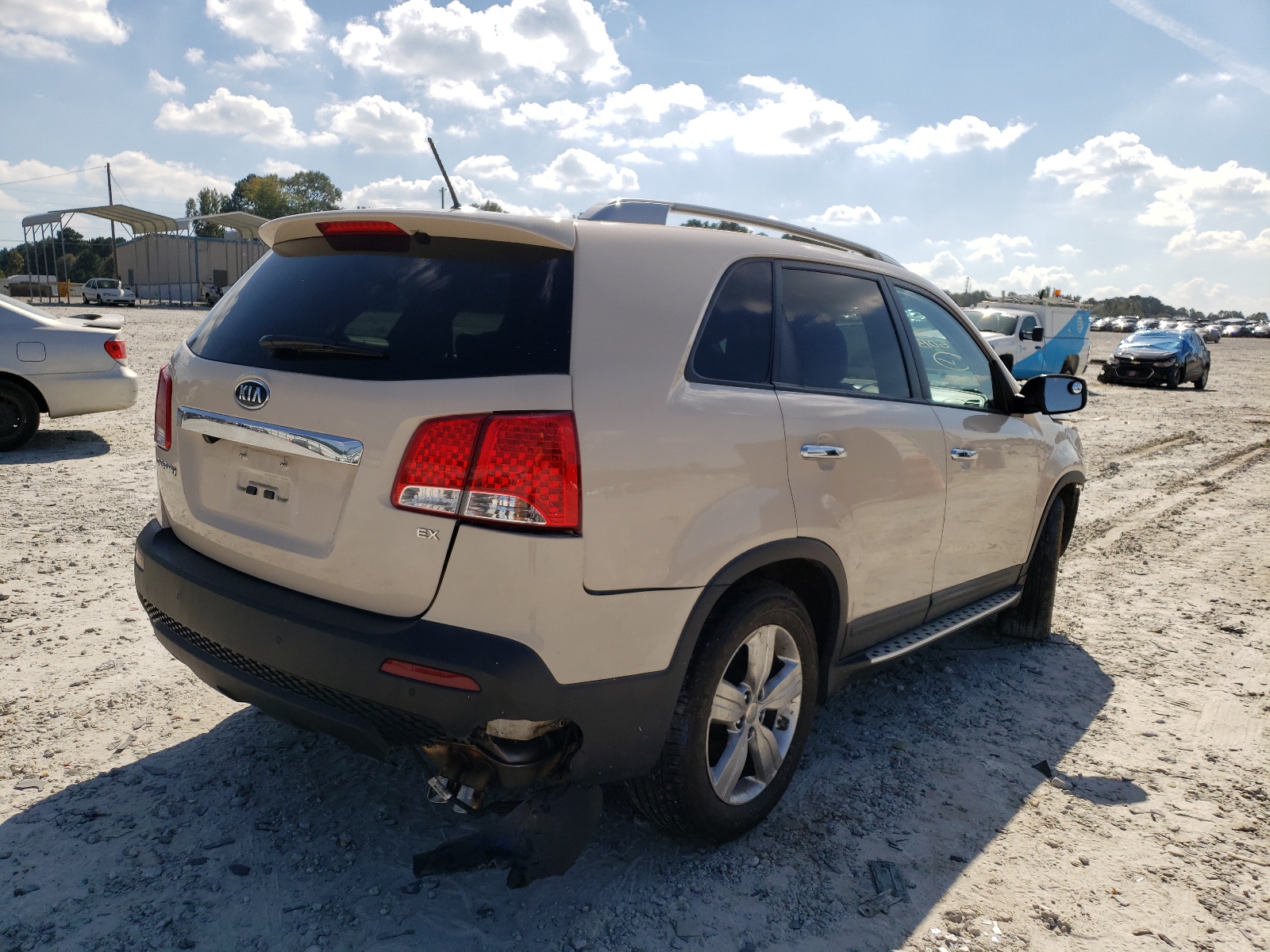 Photo 4 from auction – 2012 KIA SORENTO EX with VIN 5XYKU4A62CG227227