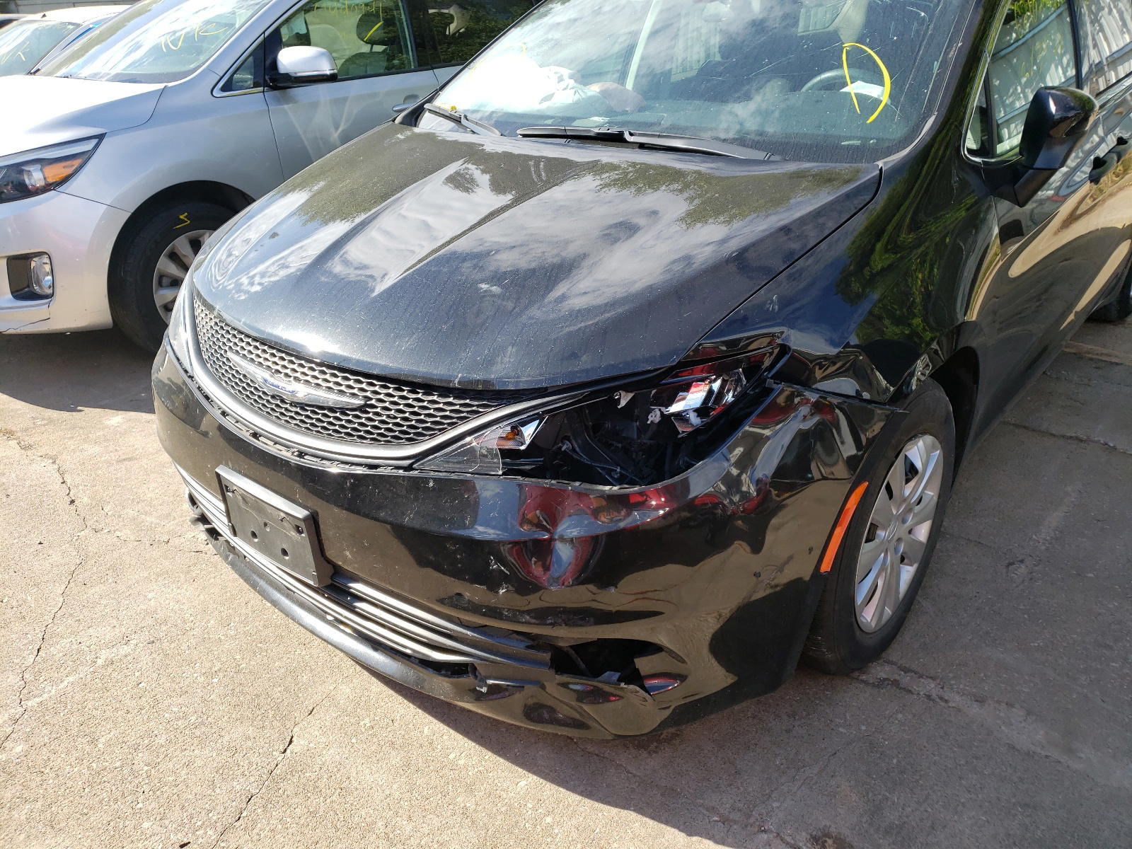 Photo 9 from auction – 2018 CHRYSLER PACIFICA L with VIN 2C4RC1AG2JR316815