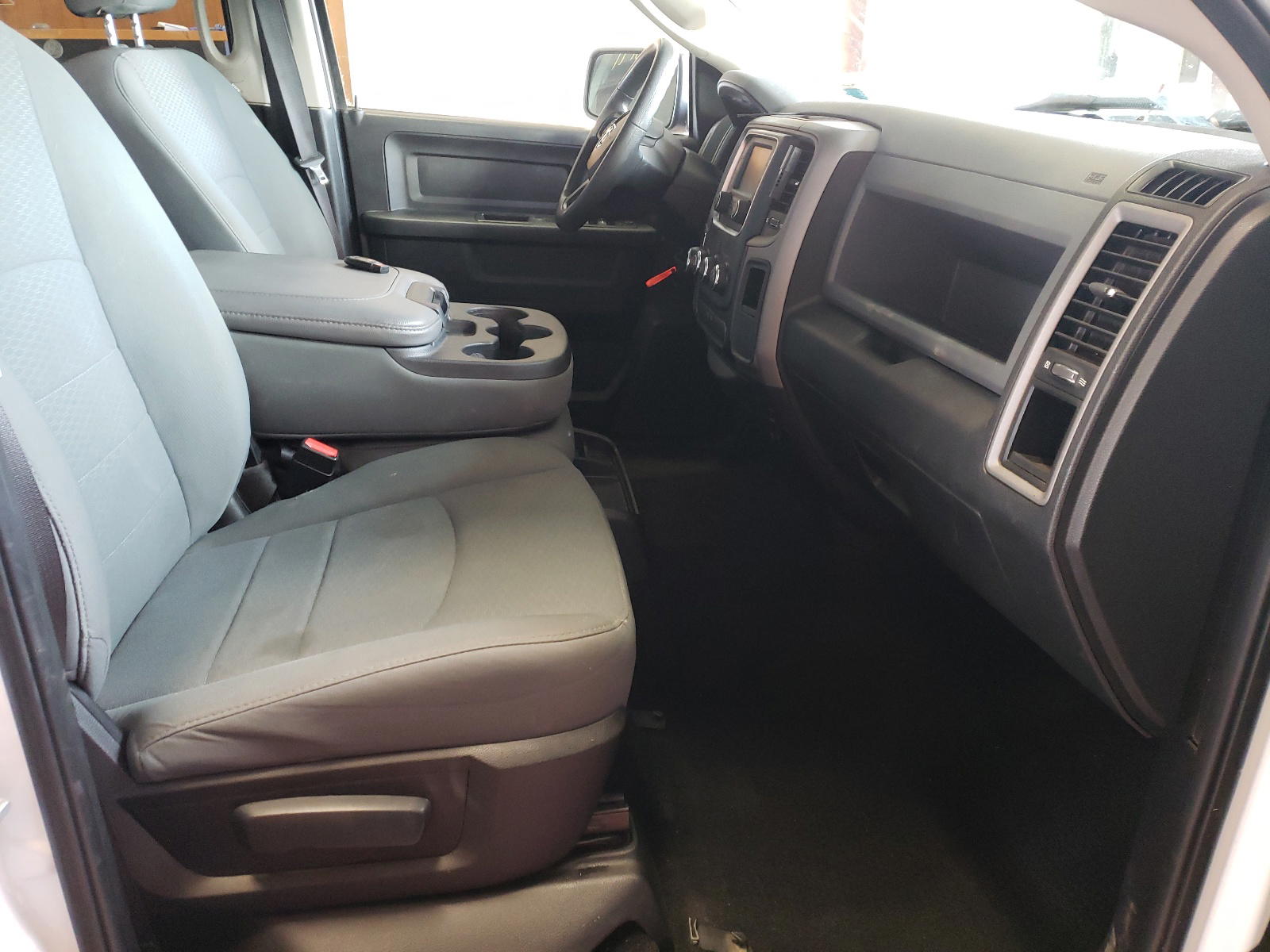 Photo 5 from auction – 2015 RAM 1500 ST with VIN 1C6RR7KT1FS508589