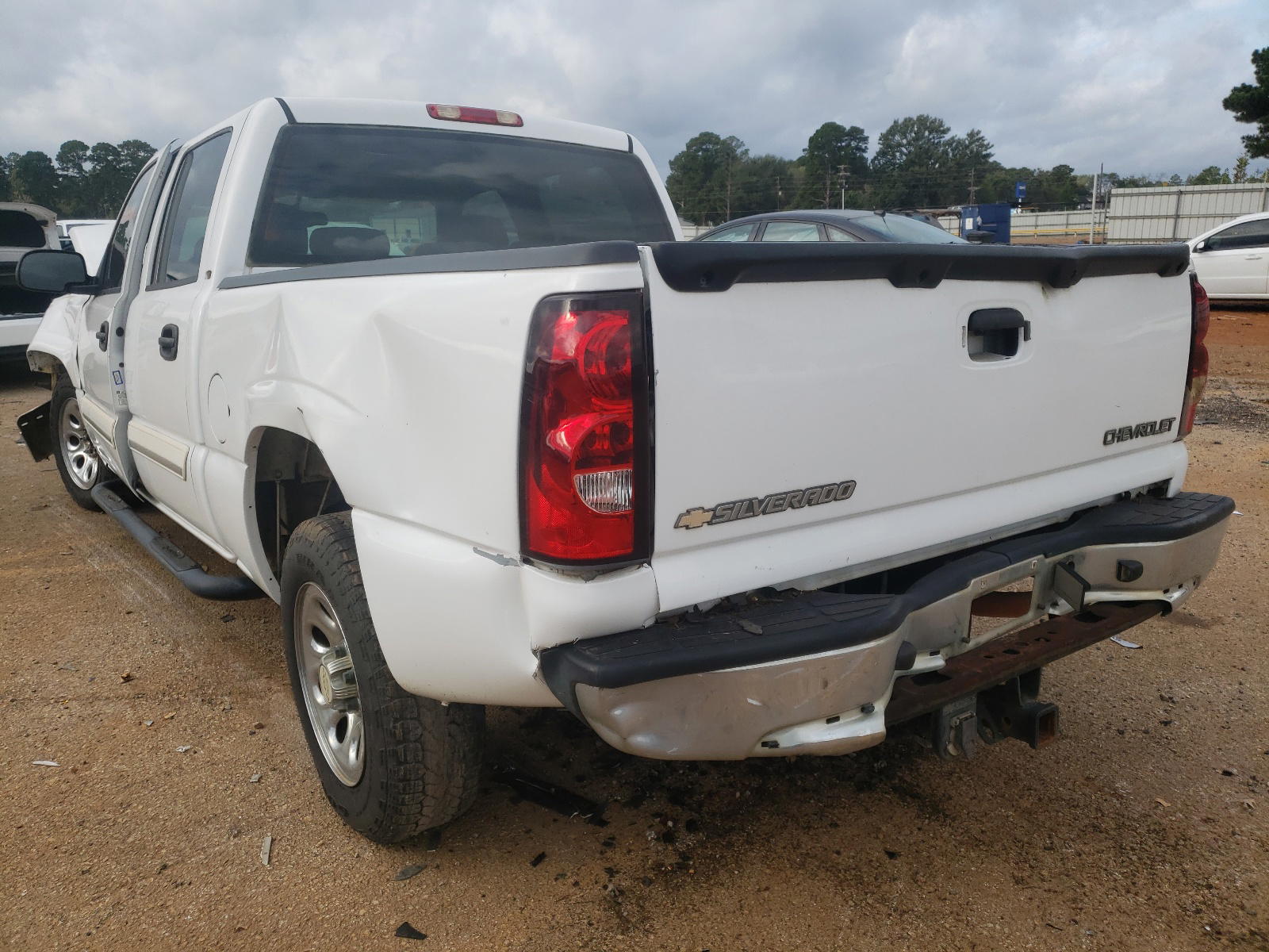 Photo 3 from auction – 2005 CHEVROLET SILVERADO with VIN 2GCEC13T551324601