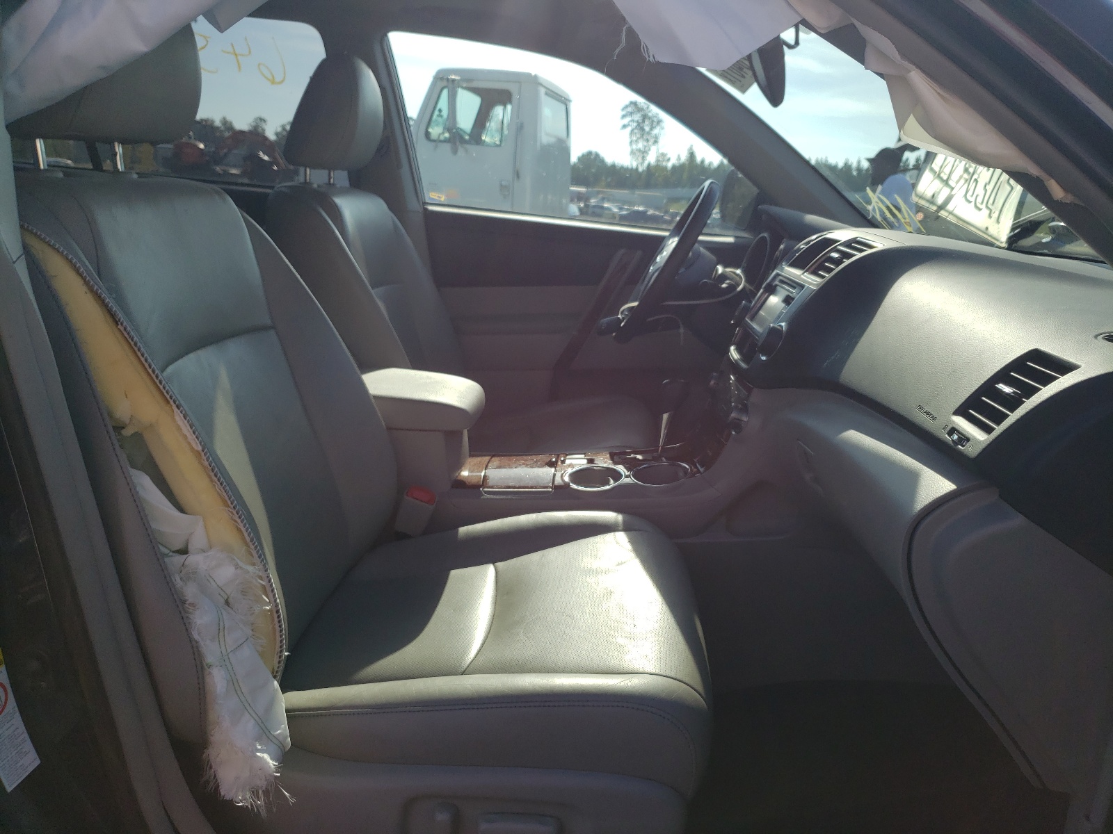صورة رقم 5 من المزاد - 2013 TOYOTA HIGHLANDER مع VIN 5TDYK3EH7DS100323