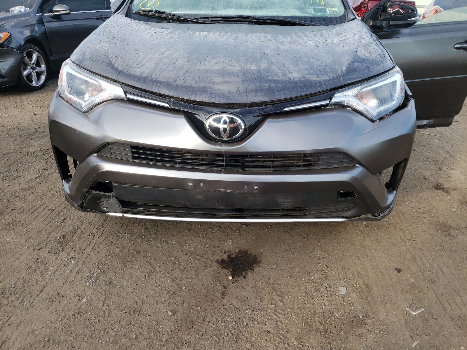 Photo 9 from auction – 2017 TOYOTA RAV4 XLE with VIN JTMRFREV8HJ709103