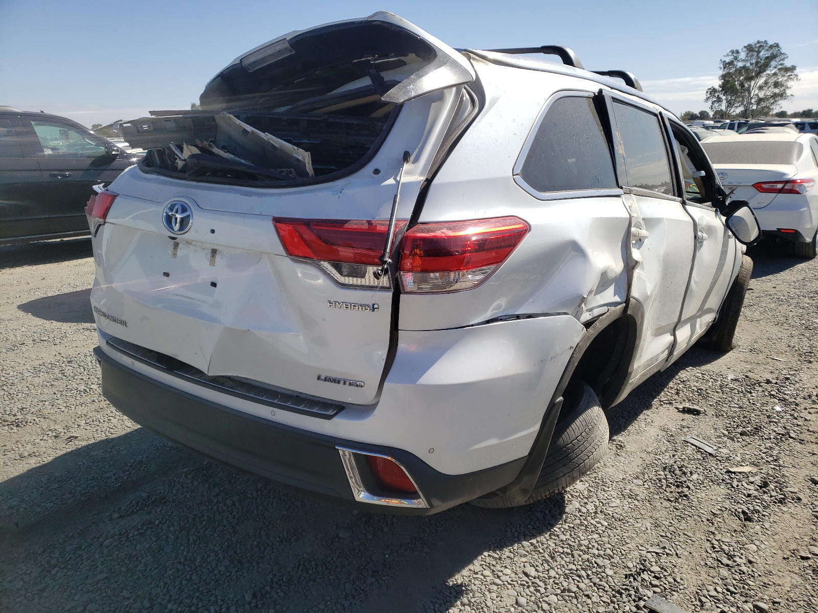 Photo 4 from auction – 2017 TOYOTA HIGHLANDER with VIN 5TDDGRFH1HS023049