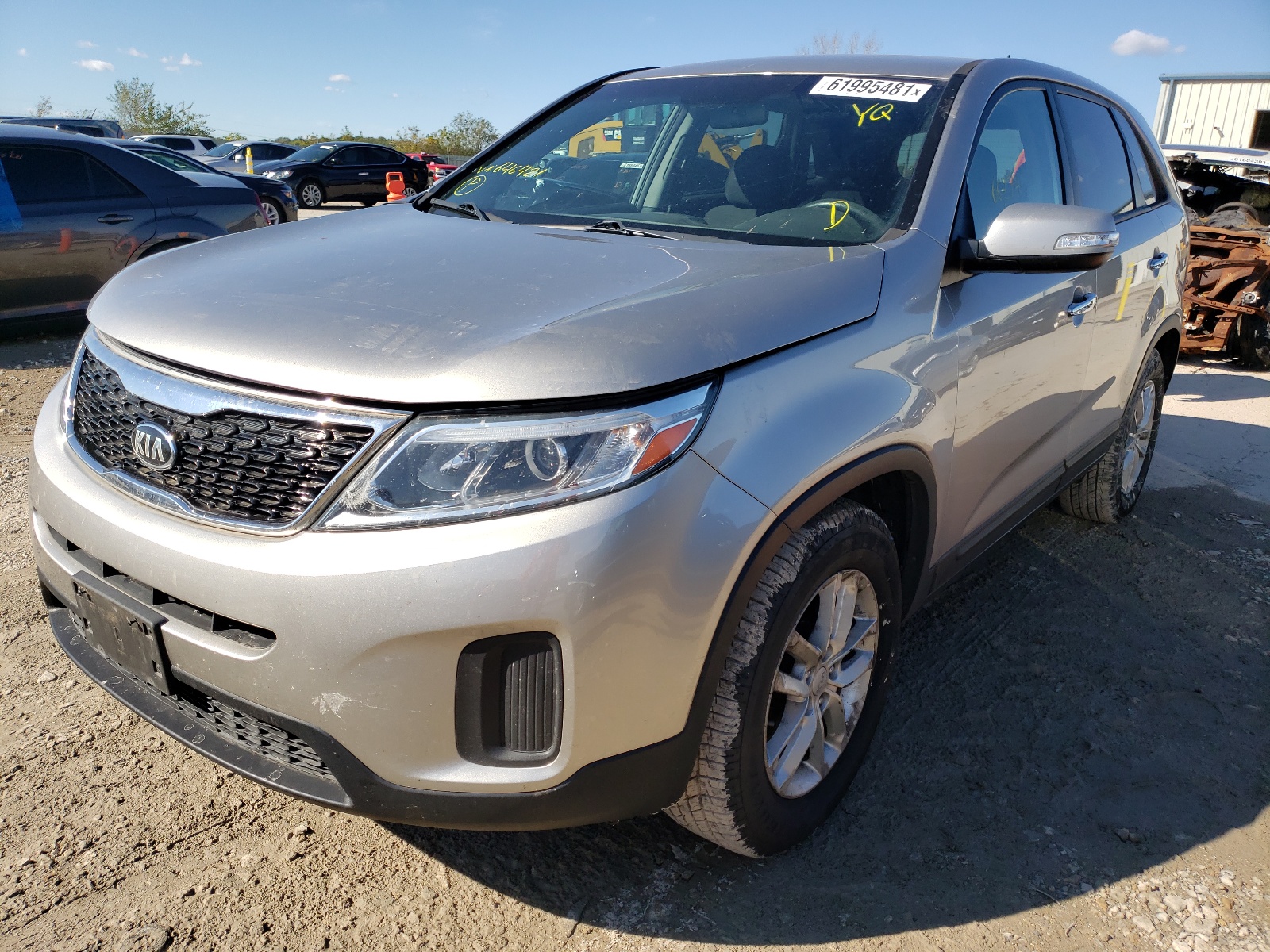 Photo 2 from auction – 2015 KIA SORENTO LX with VIN 5XYKT3A69FG646421