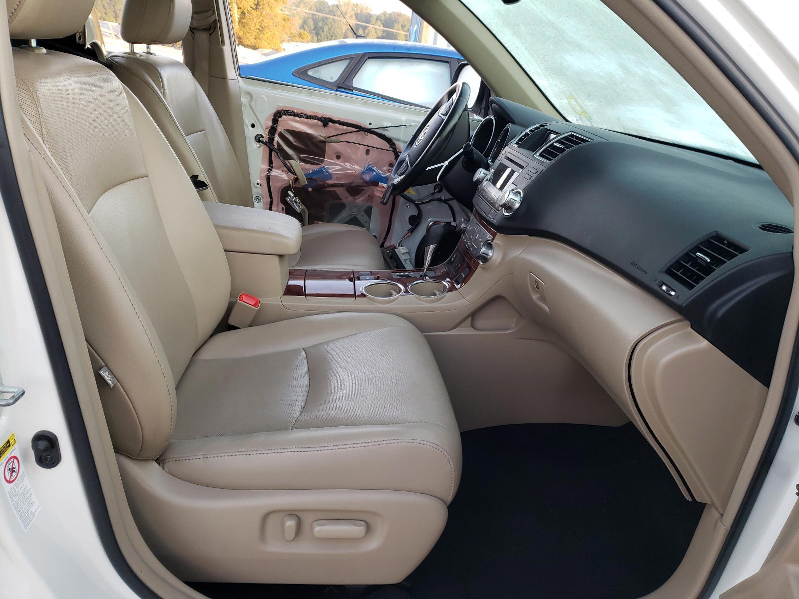 Photo 5 from auction – 2012 TOYOTA HIGHLANDER with VIN 5TDYK3EH2CS076141