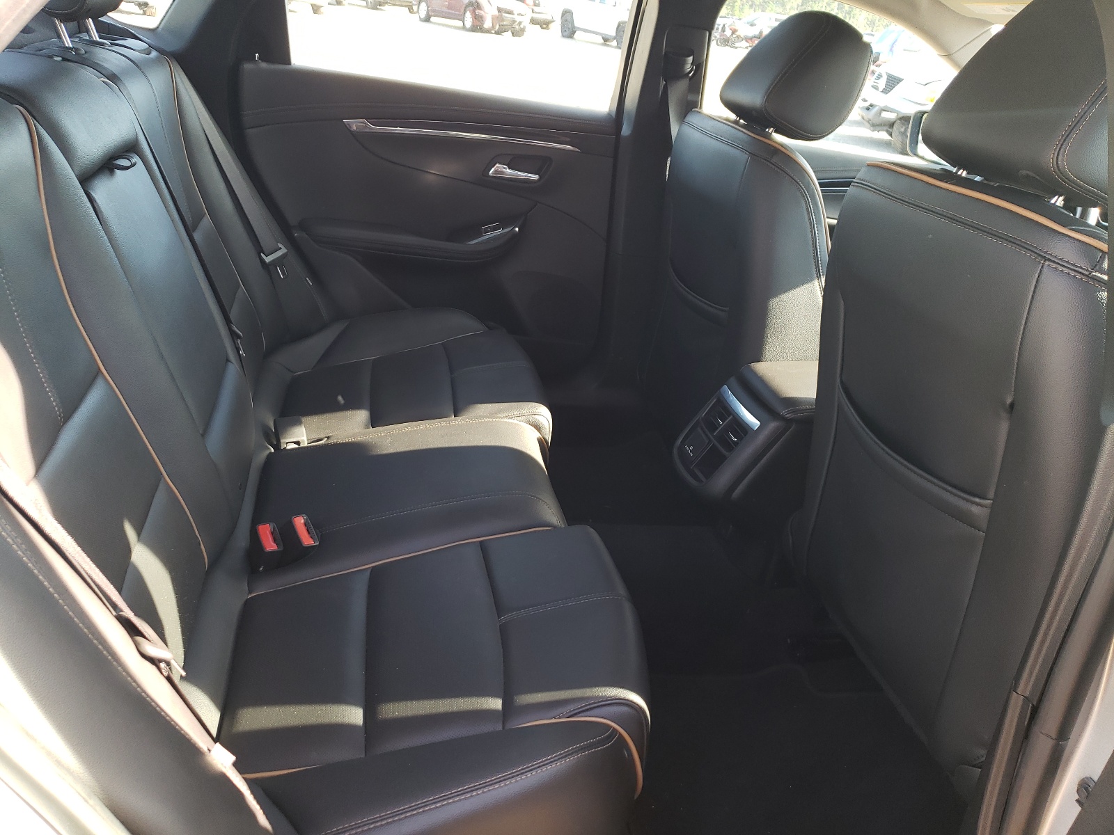 Photo 6 from auction – 2019 CHEVROLET IMPALA PRE with VIN 1G1105S3XKU133670
