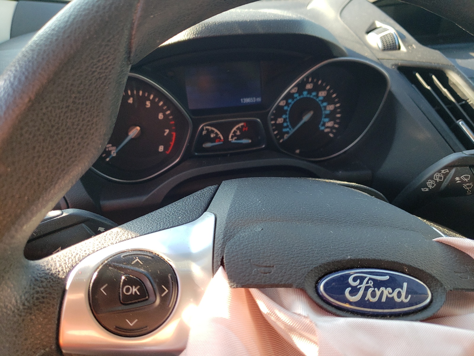 Photo 8 from auction – 2015 FORD ESCAPE SE with VIN 1FMCU0GX0FUB97236