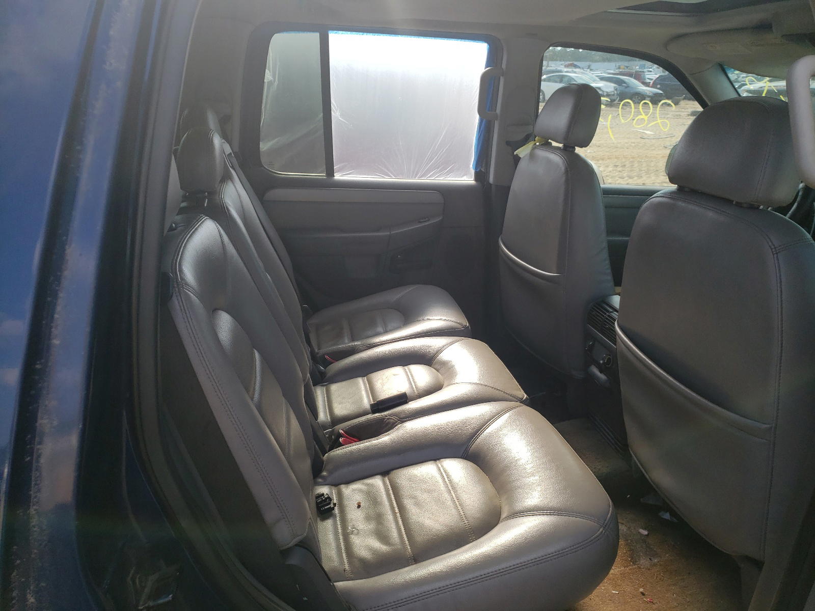 Photo 6 from auction – 2004 FORD EXPLORER X with VIN 1FMDU73W94UB06309