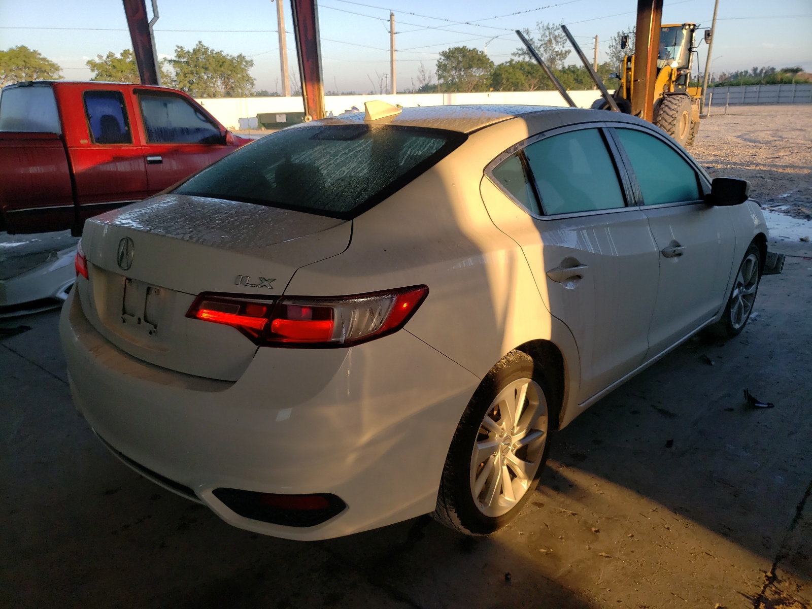 Photo 4 from auction – 2017 ACURA ILX BASE W with VIN 19UDE2F38HA003476