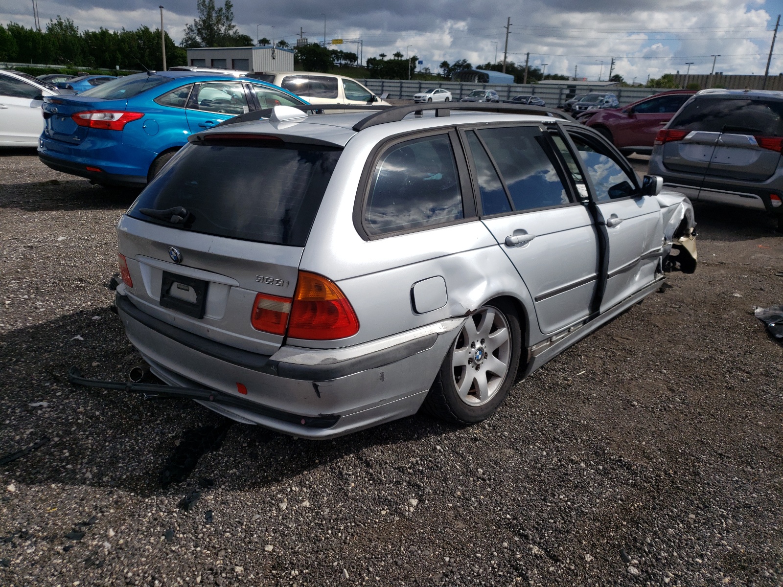 Photo 4 from auction – 2000 BMW 3 SERIES with VIN WBAAR3340YJM02811