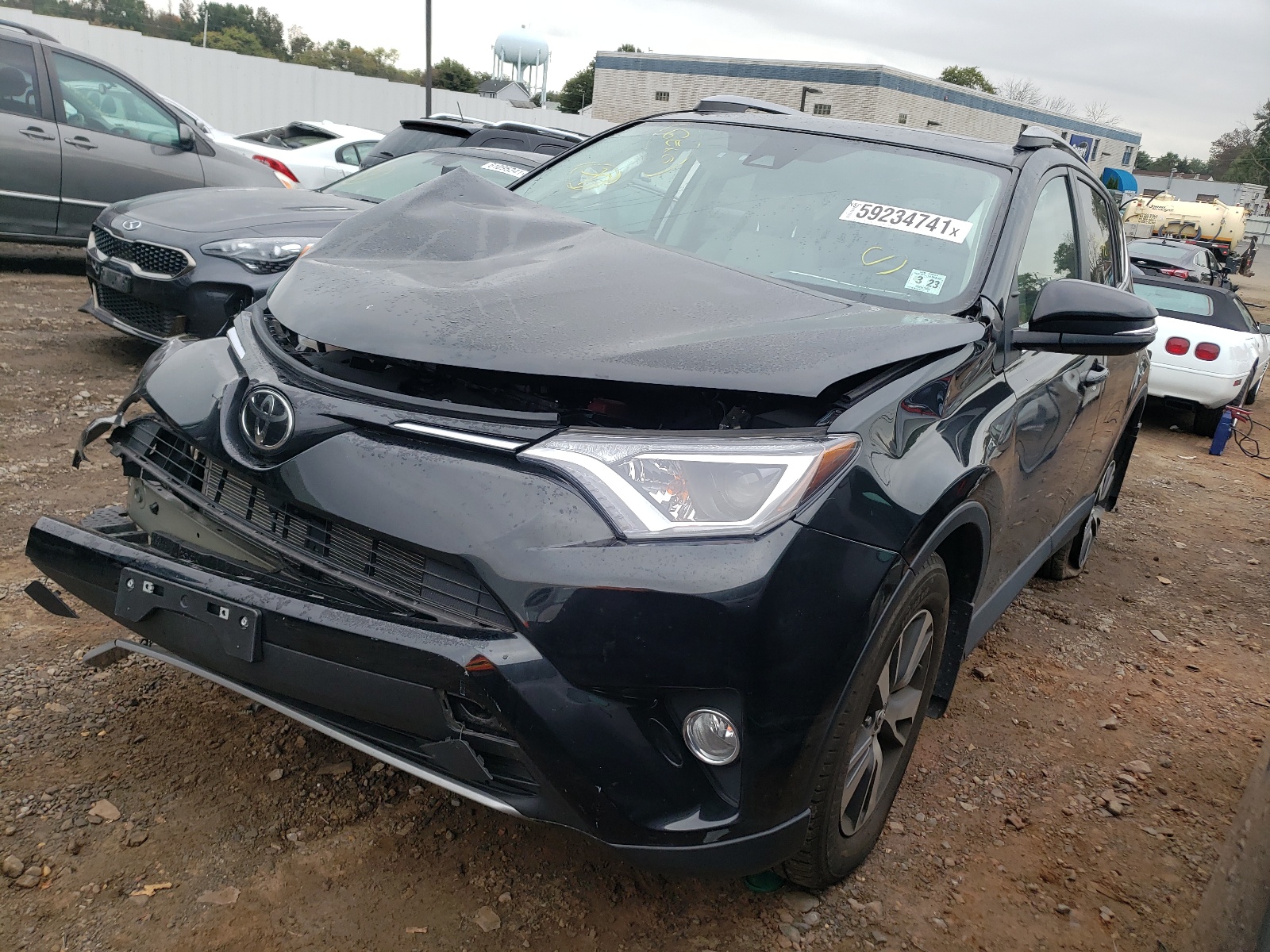 Photo 2 from auction – 2018 TOYOTA RAV4 ADVEN with VIN 2T3RFREV5JW752935