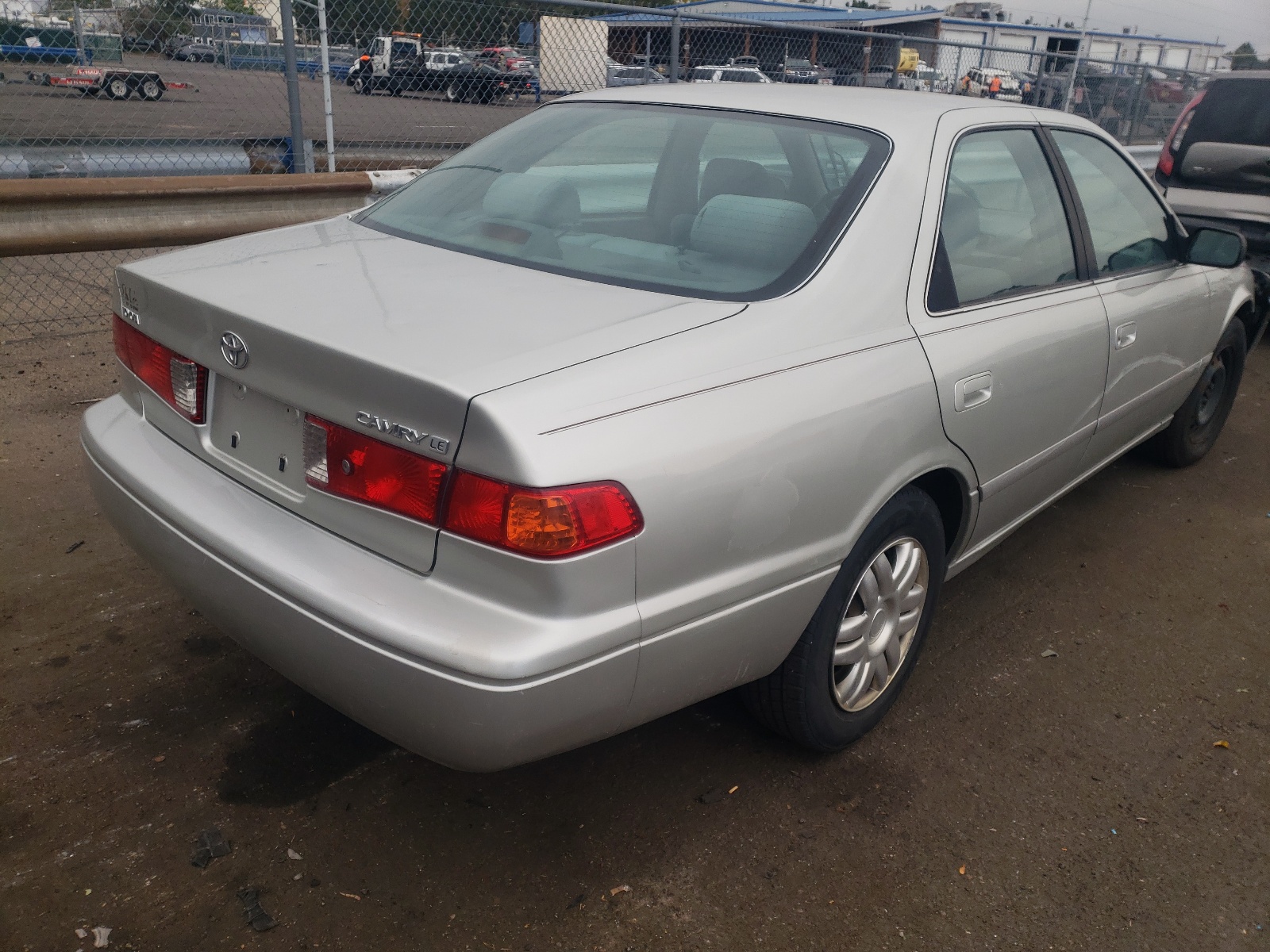 Photo 4 from auction – 2000 TOYOTA CAMRY CE with VIN JT2BG22K6Y0446463