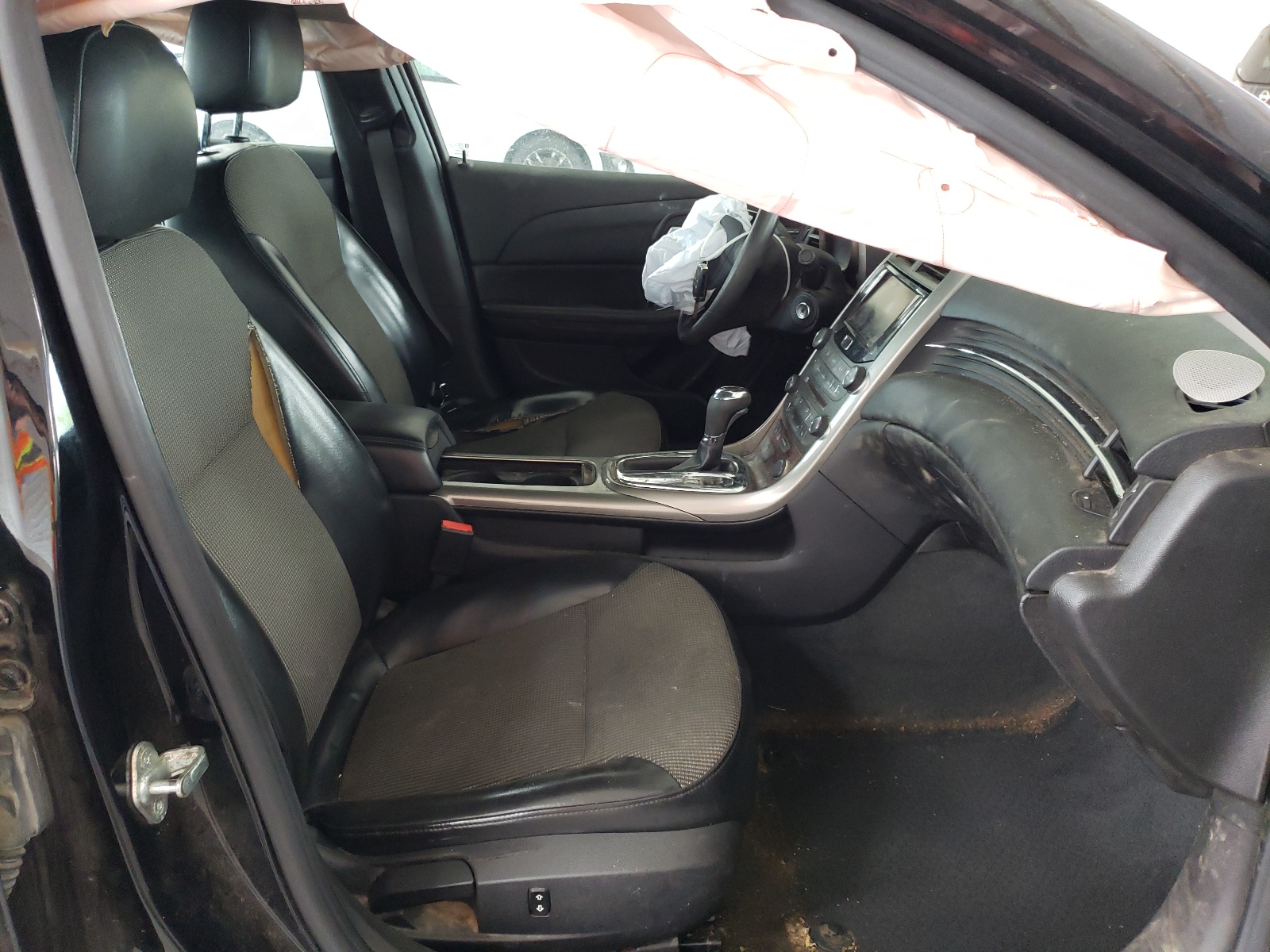 Photo 5 from auction – 2013 CHEVROLET MALIBU 1LT with VIN 1G11C5SA9DU115945