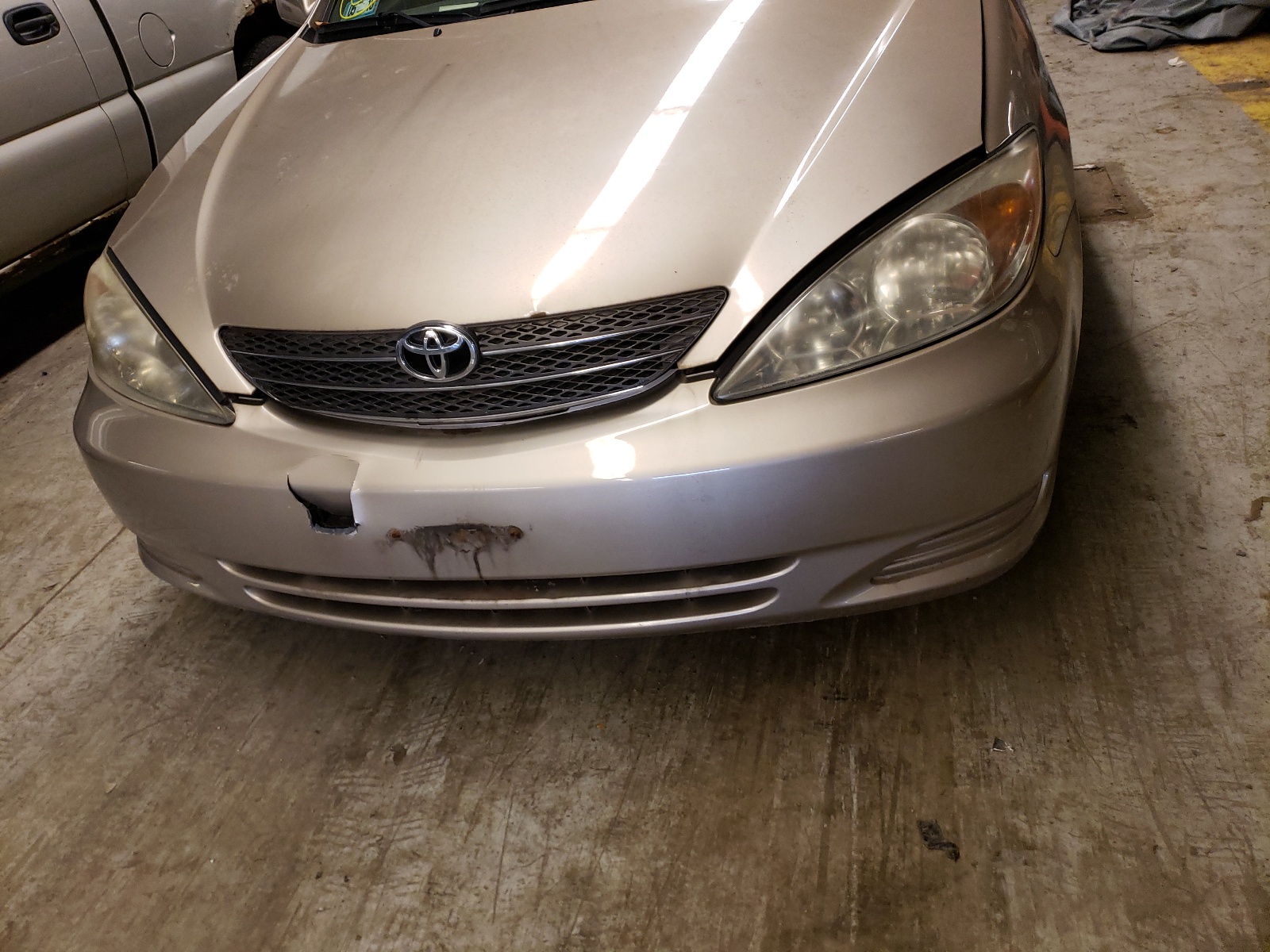 Photo 9 from auction – 2004 TOYOTA CAMRY with VIN 4T1BE32K14U262582