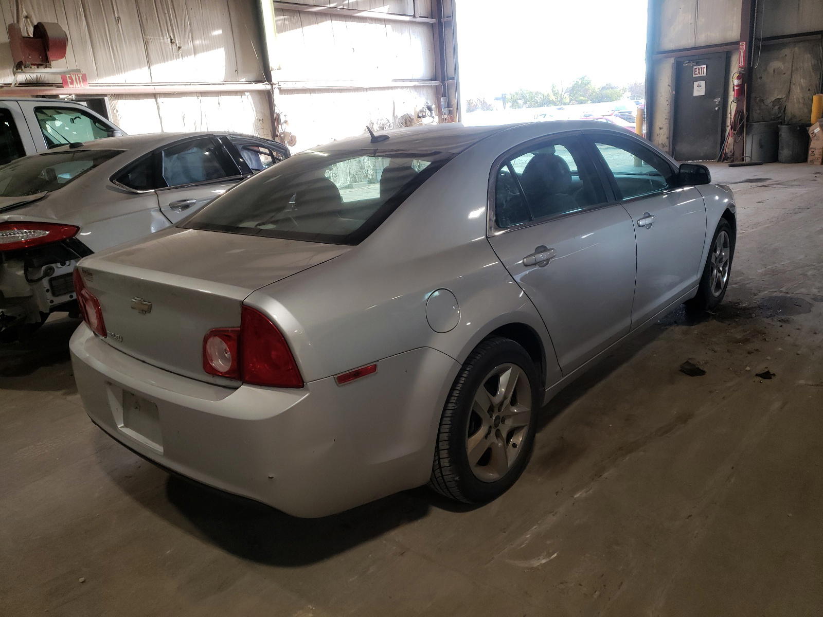 Photo 4 from auction – 2011 CHEVROLET MALIBU LS with VIN 1G1ZB5E16BF164264