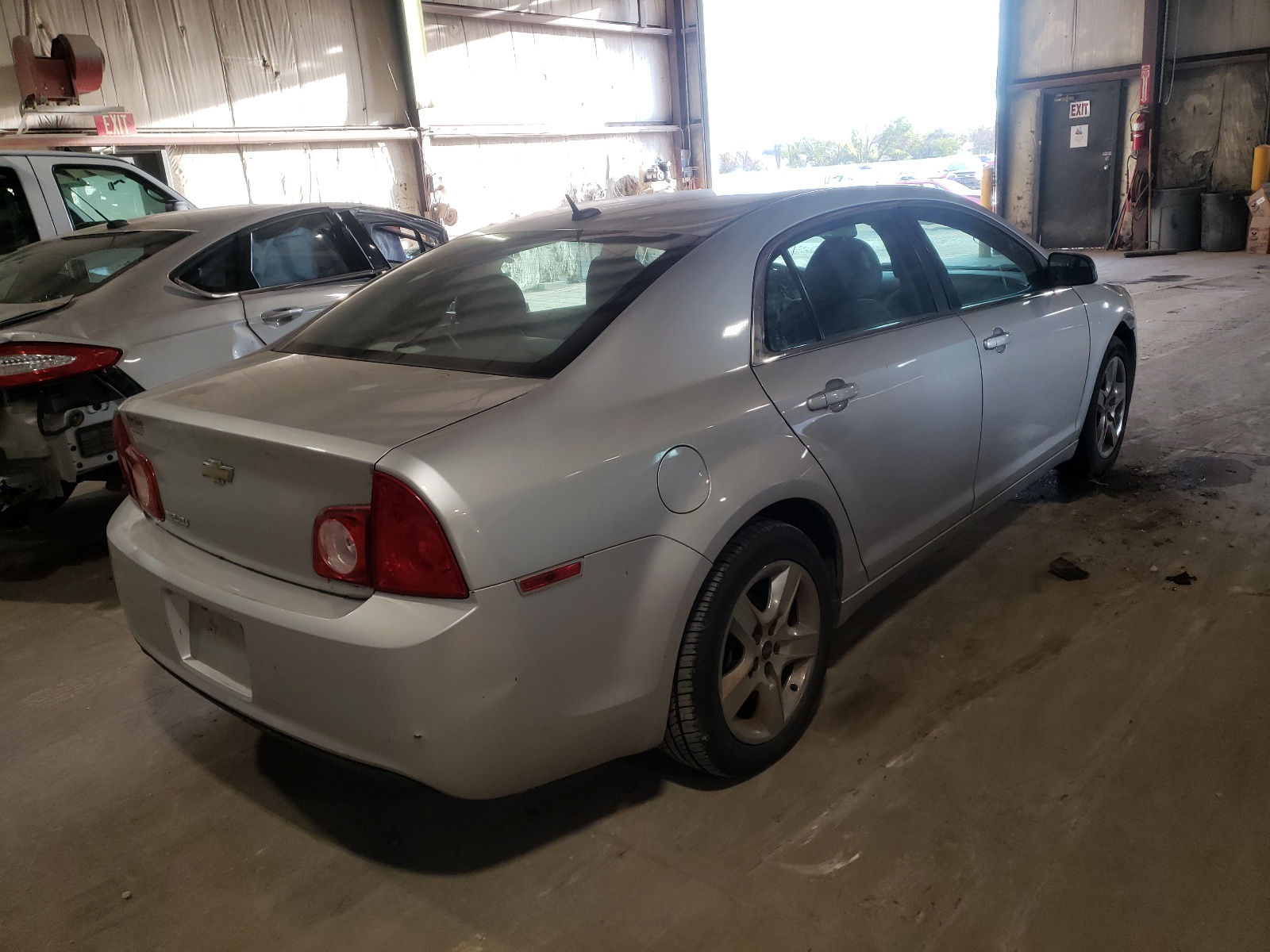 Zdjęcie 4 z aukcji – 2011 CHEVROLET MALIBU LS z VIN 1G1ZB5E16BF164264