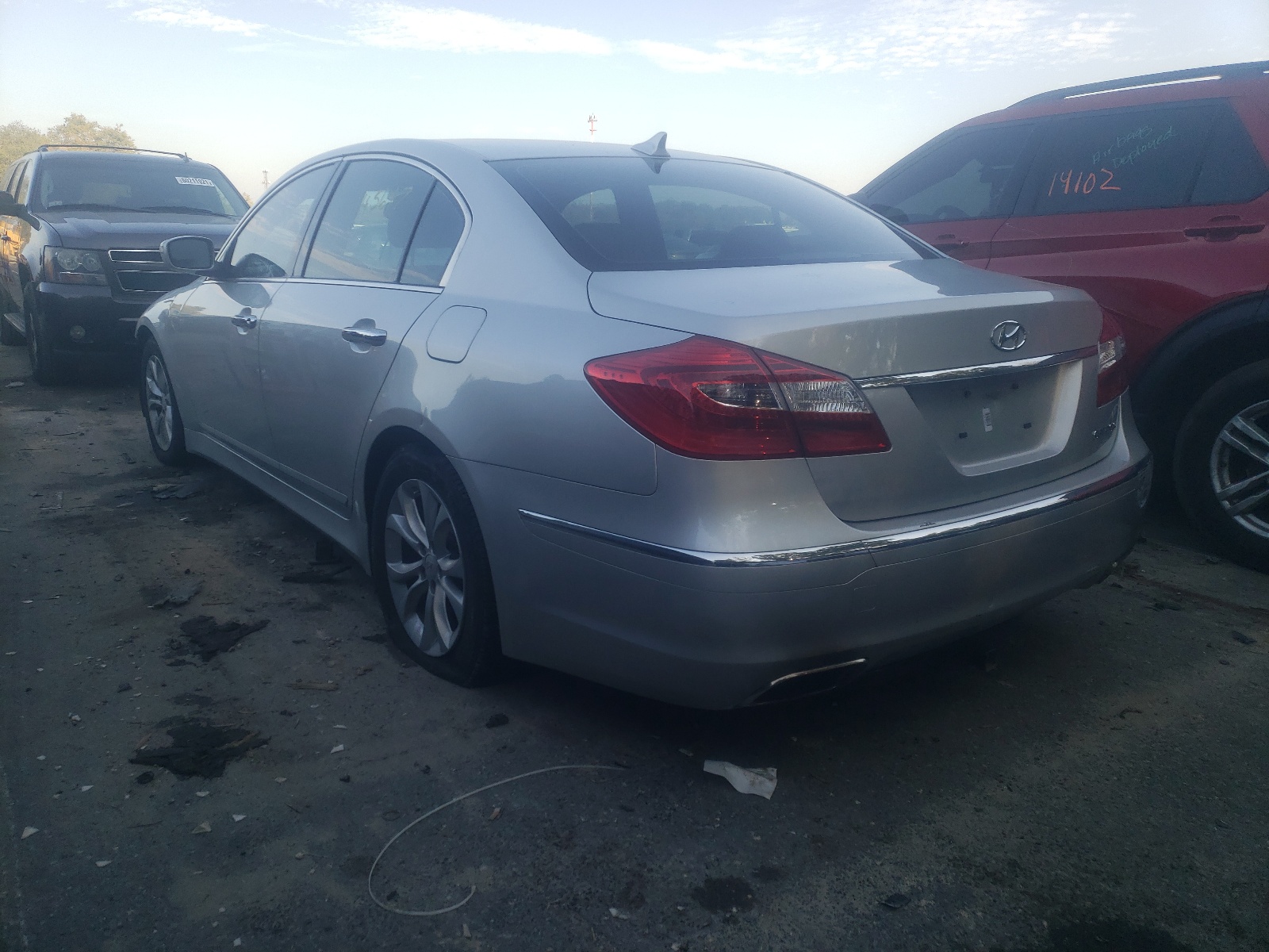 Photo 3 from auction – 2013 HYUNDAI GENESIS 3. with VIN KMHGC4DD8DU209376