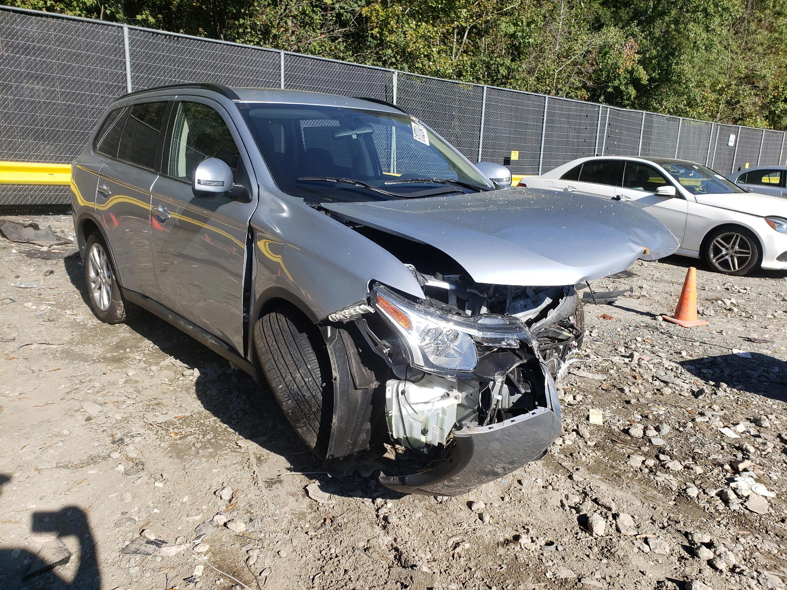 MITSUBISHI OUTLANDER 2015 with VIN JA4AZ3A30FZ004195 - Photo from auction