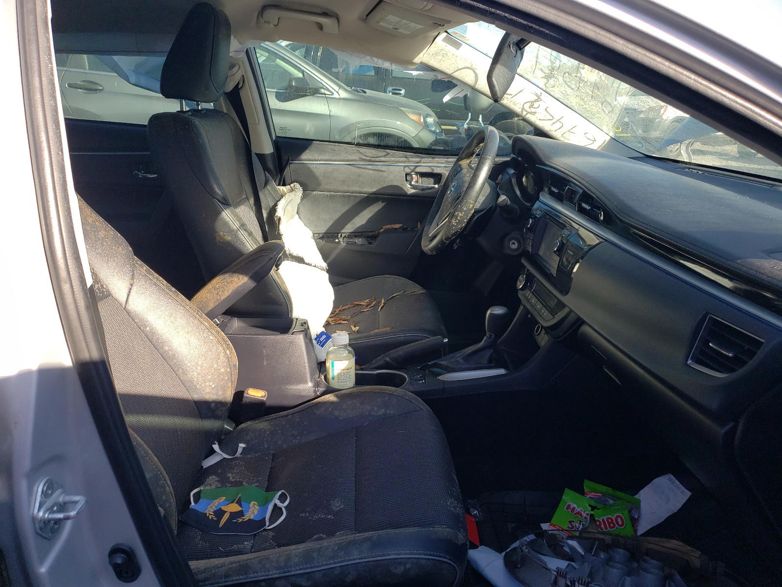 Photo 5 from auction – 2016 TOYOTA COROLLA with VIN 2T1BURHE3GC693986