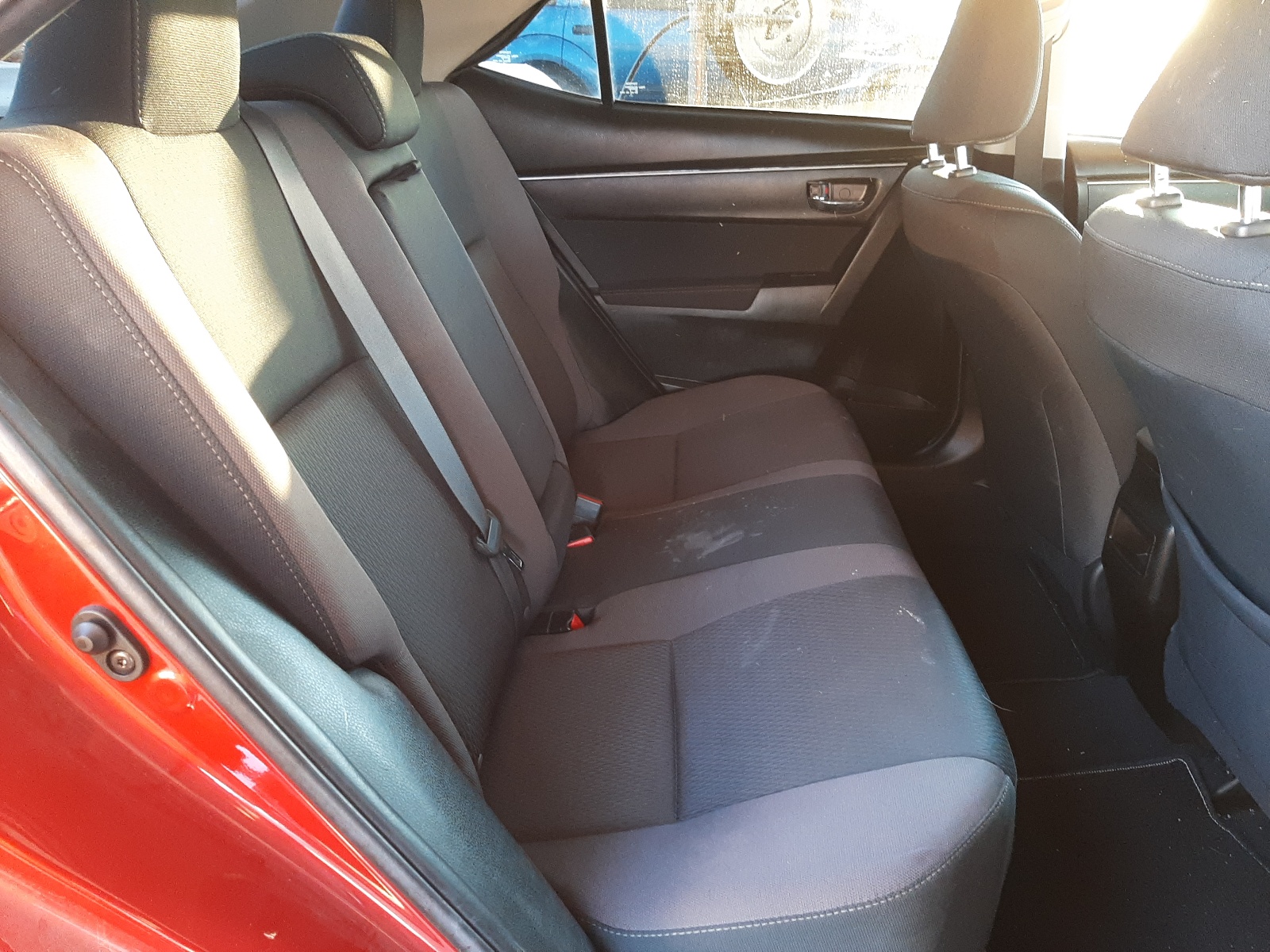 Photo 6 from auction – 2018 TOYOTA COROLLA L with VIN 5YFBURHE4JP843403