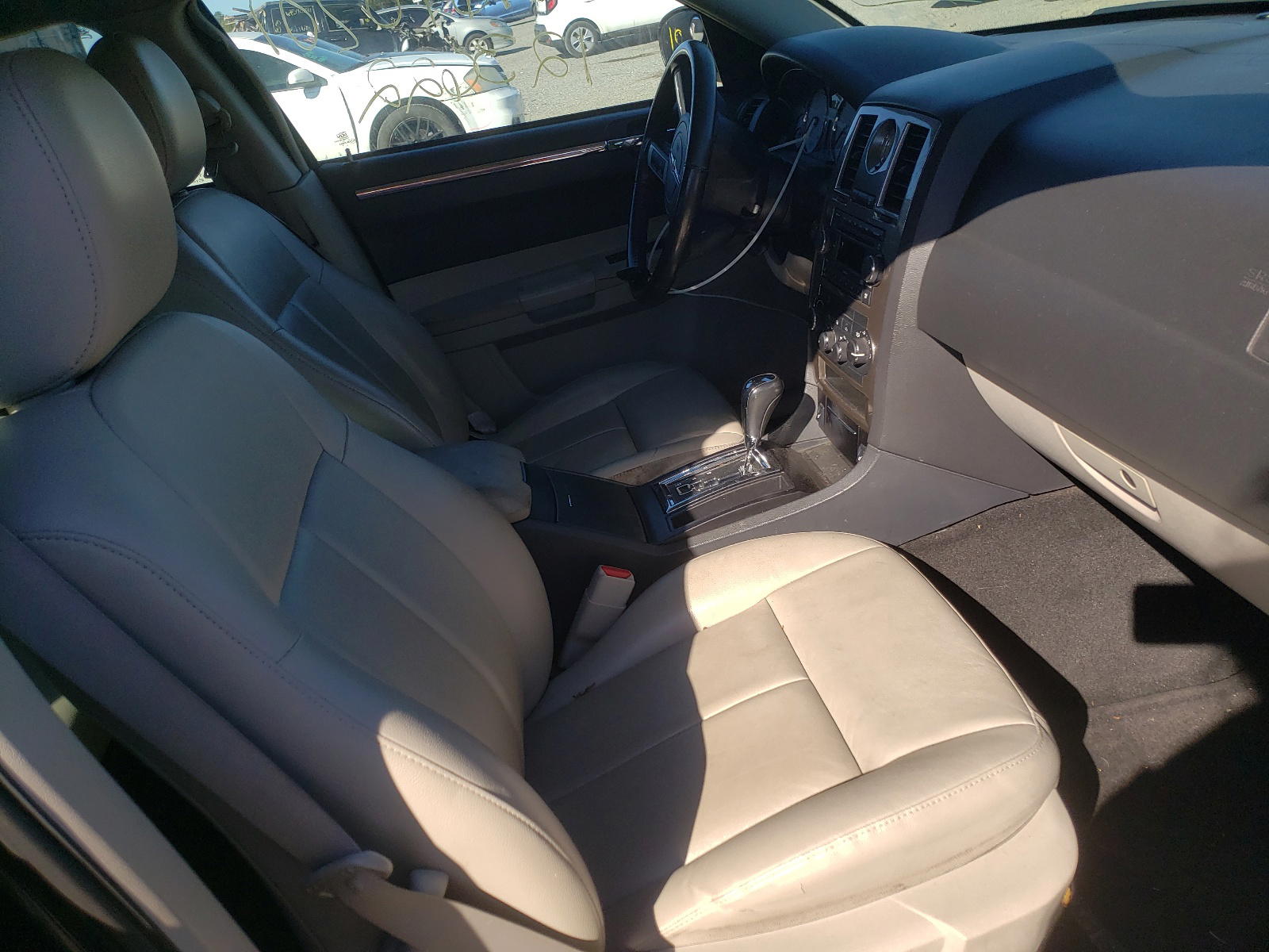 Photo 5 from auction – 2007 CHRYSLER 300 with VIN 2C3KA53G27H659283
