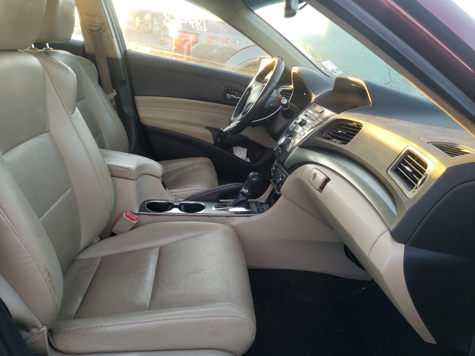 Photo 5 from auction – 2013 ACURA ILX 20 PRE with VIN 19VDE1F55DE010377