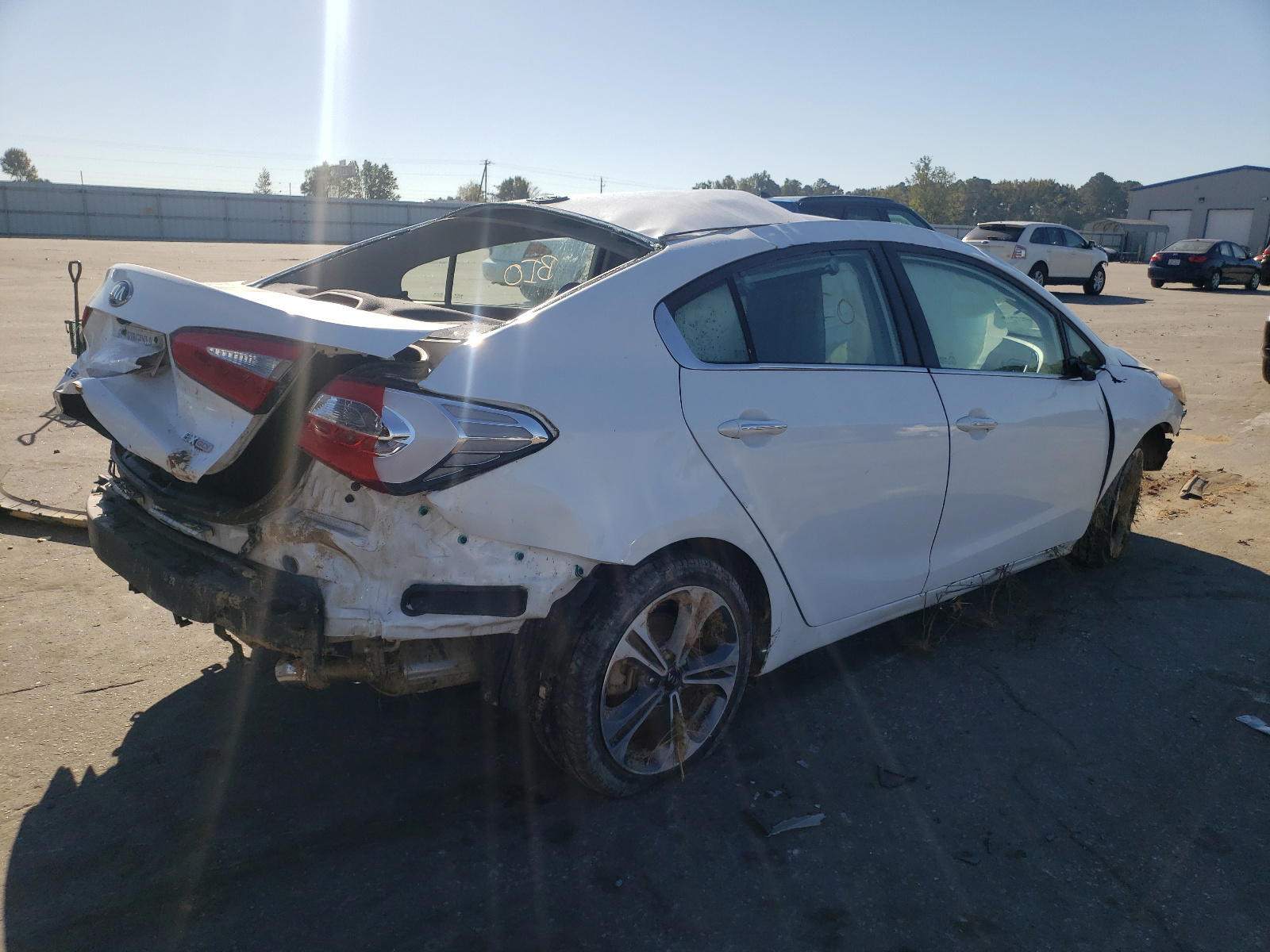 Photo 4 from auction – 2015 KIA FORTE EX with VIN KNAFZ4A84F5300614