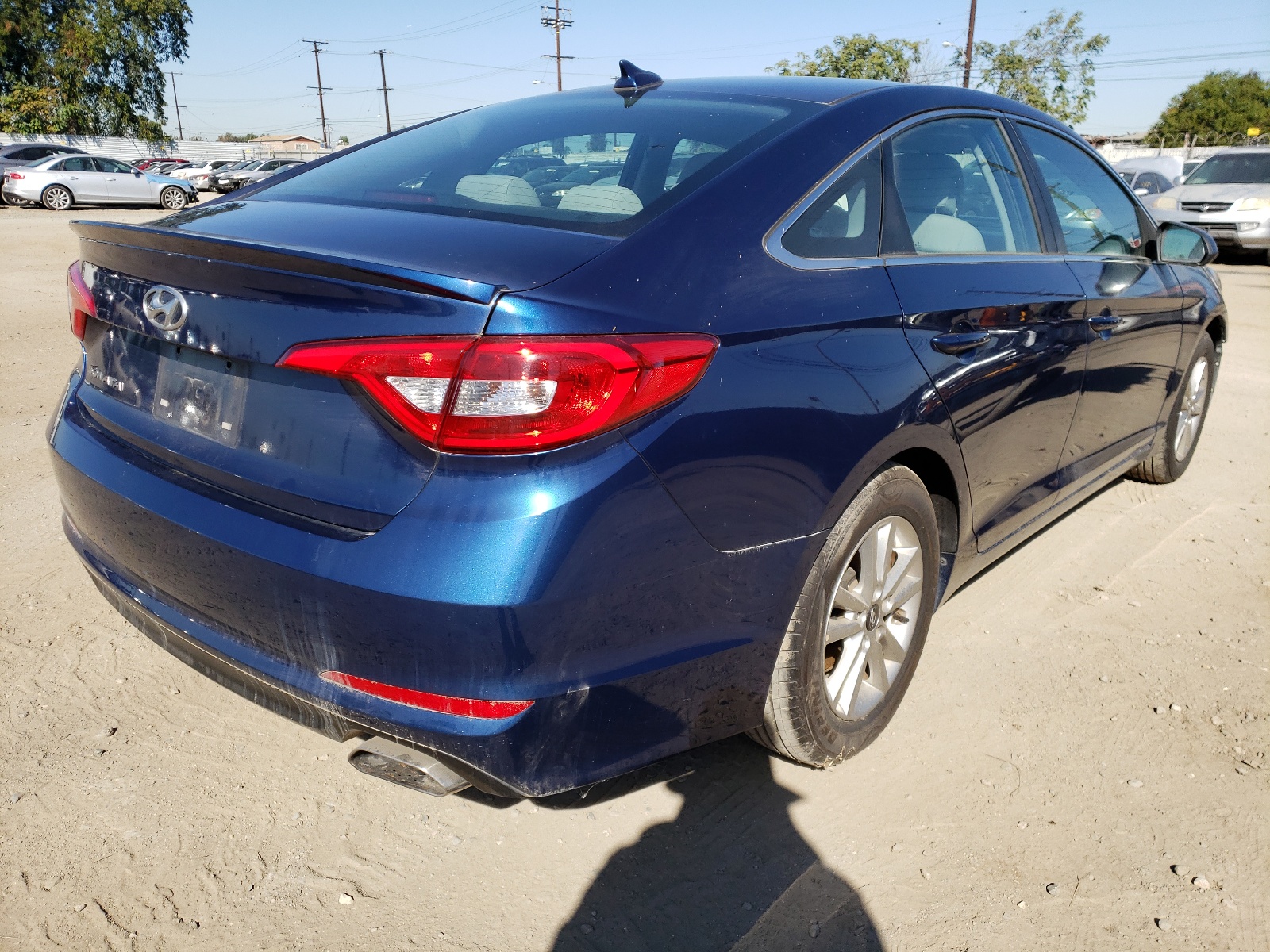 Photo 4 from auction – 2017 HYUNDAI SONATA SE with VIN 5NPE24AF6HH581478
