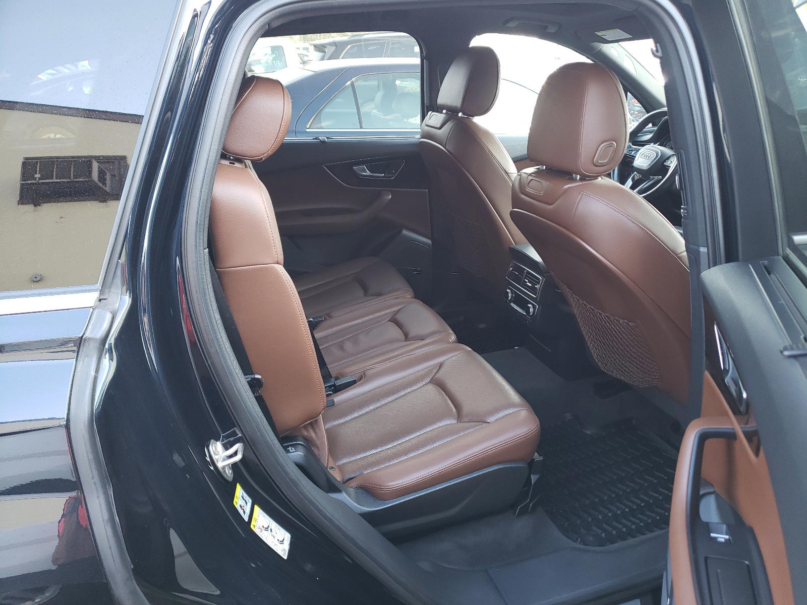 Photo 6 from auction – 2017 AUDI Q7 PREMIUM with VIN WA1LAAF72HD025453