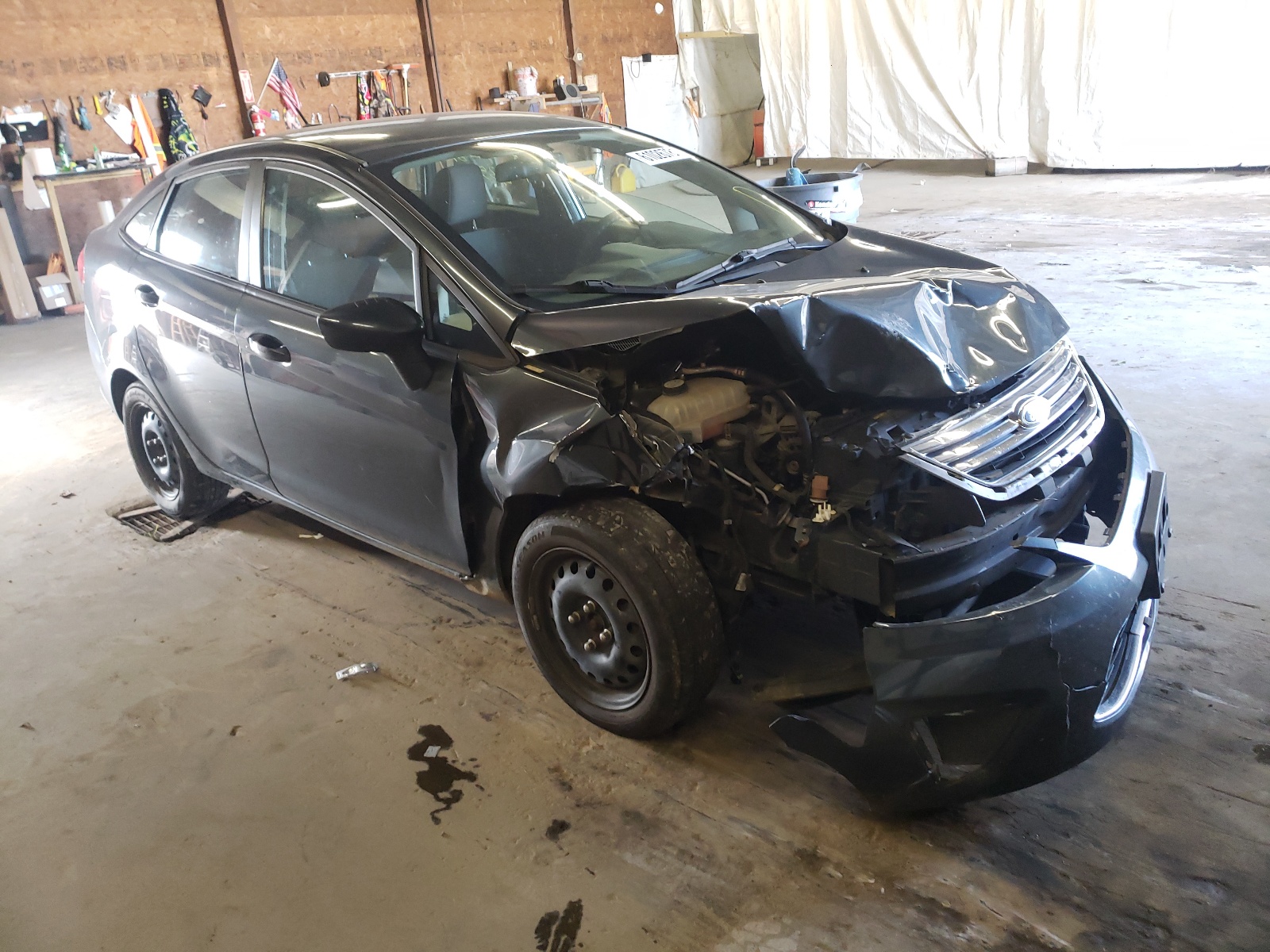 FORD FIESTA SE 2011 with VIN 3FADP4BJ0BM174036 - Photo from auction