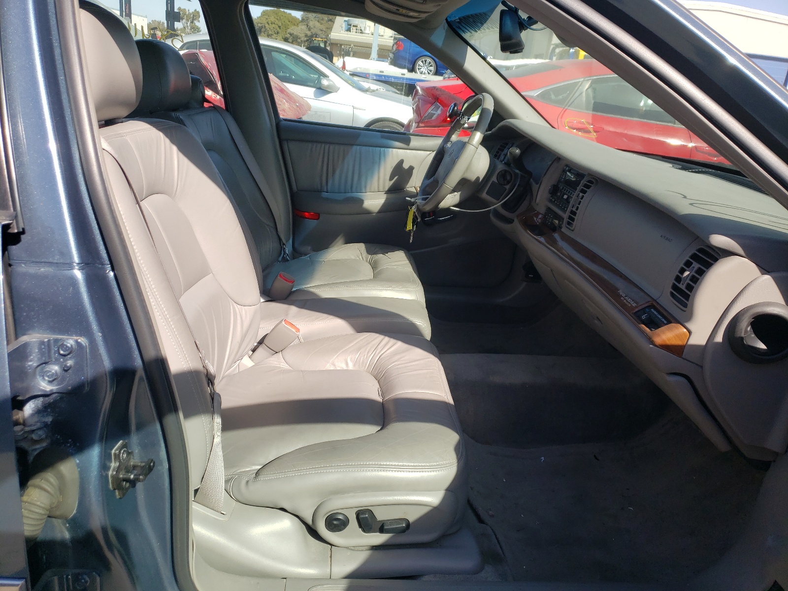 Photo 5 from auction – 2002 BUICK PARK AVENU with VIN 1G4CW54K124215768