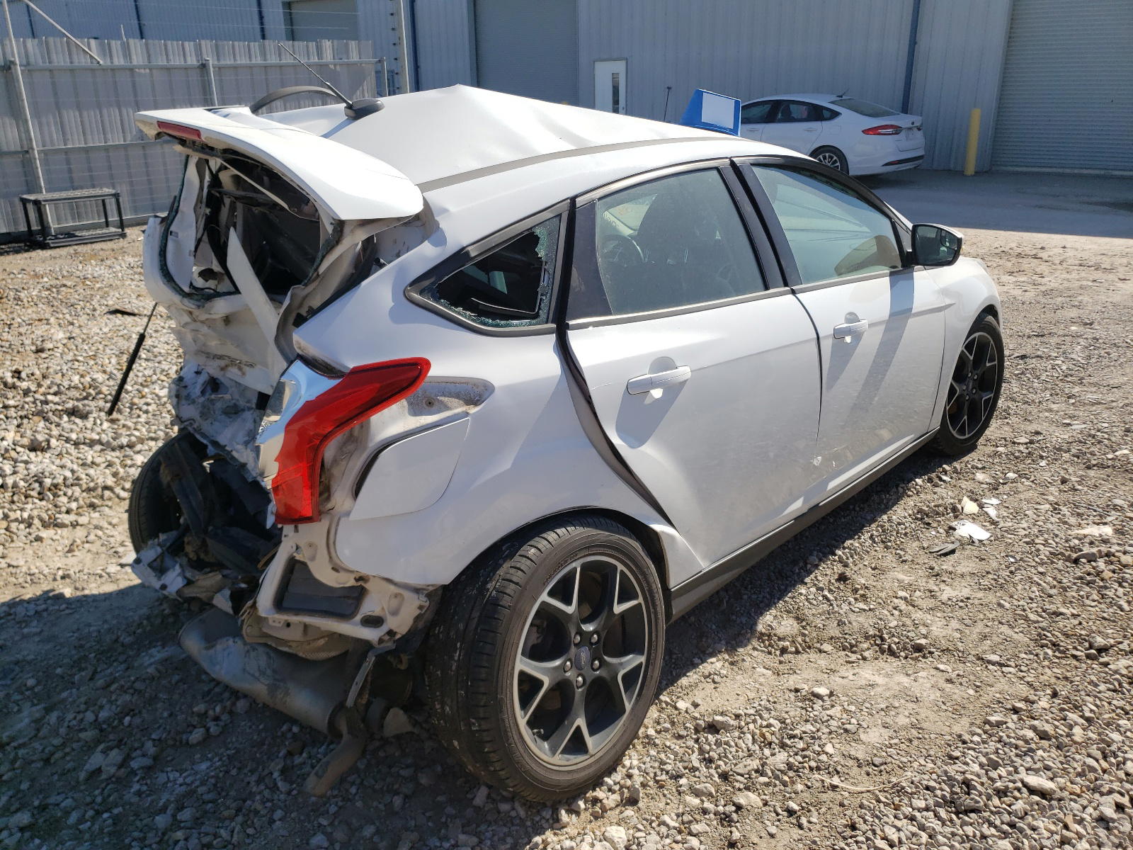 Photo 15 from auction – 2014 FORD FOCUS SE with VIN 1FADP3K28EL276855