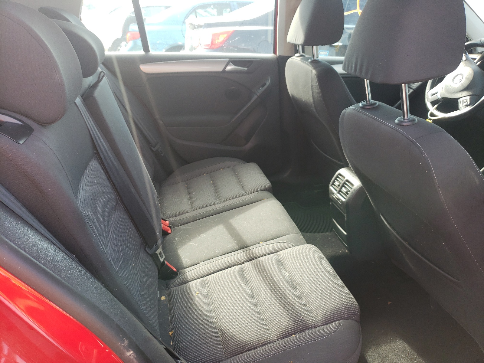 Photo 6 from auction – 2011 VOLKSWAGEN GOLF with VIN WVWNM7AJ7BW056978