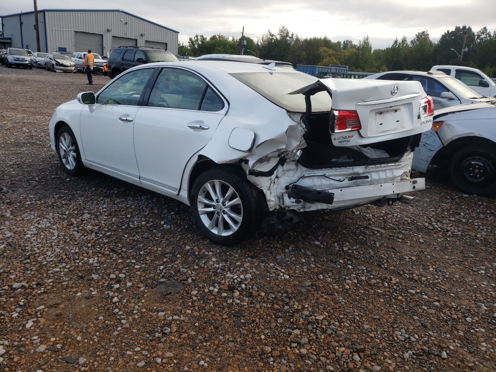 Photo 3 from auction – 2010 LEXUS ES 250 with VIN JTHBK1EG9A2347040