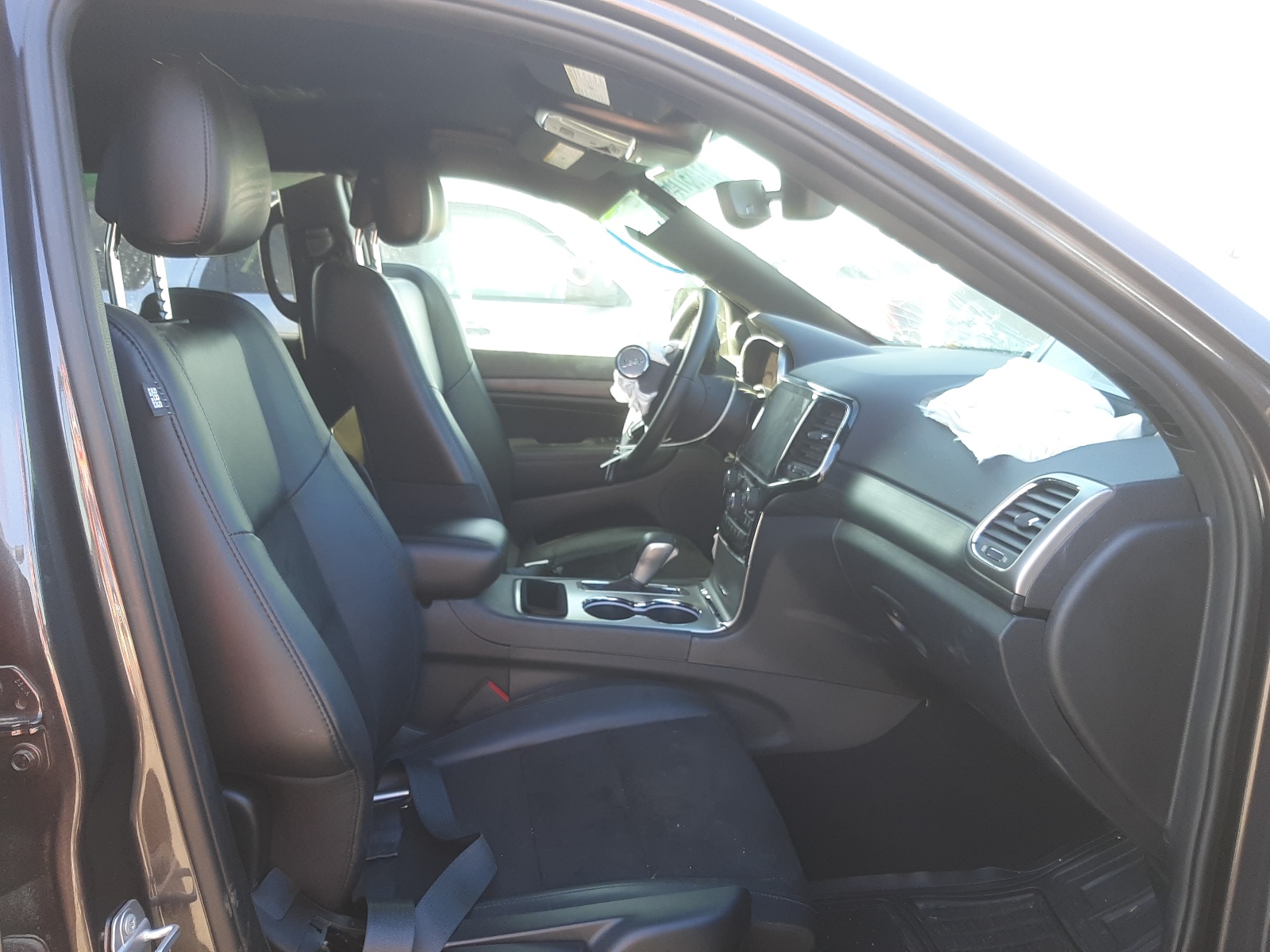 Photo 5 from auction – 2019 JEEP GRAND CHER with VIN 1C4RJFAG1KC694878