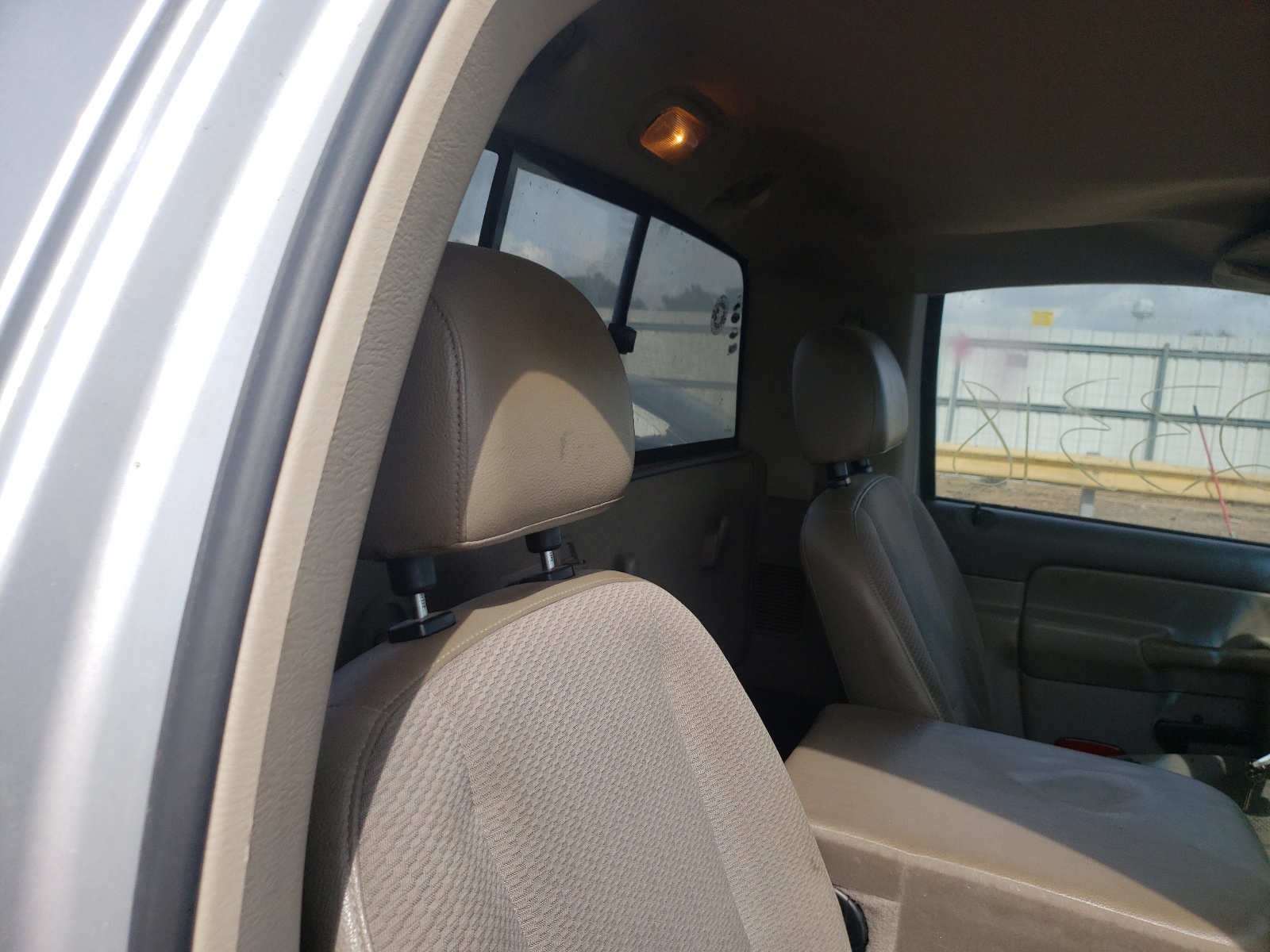 Photo 6 from auction – 2005 DODGE RAM 1500 S with VIN 1D7HA16KX5J554054